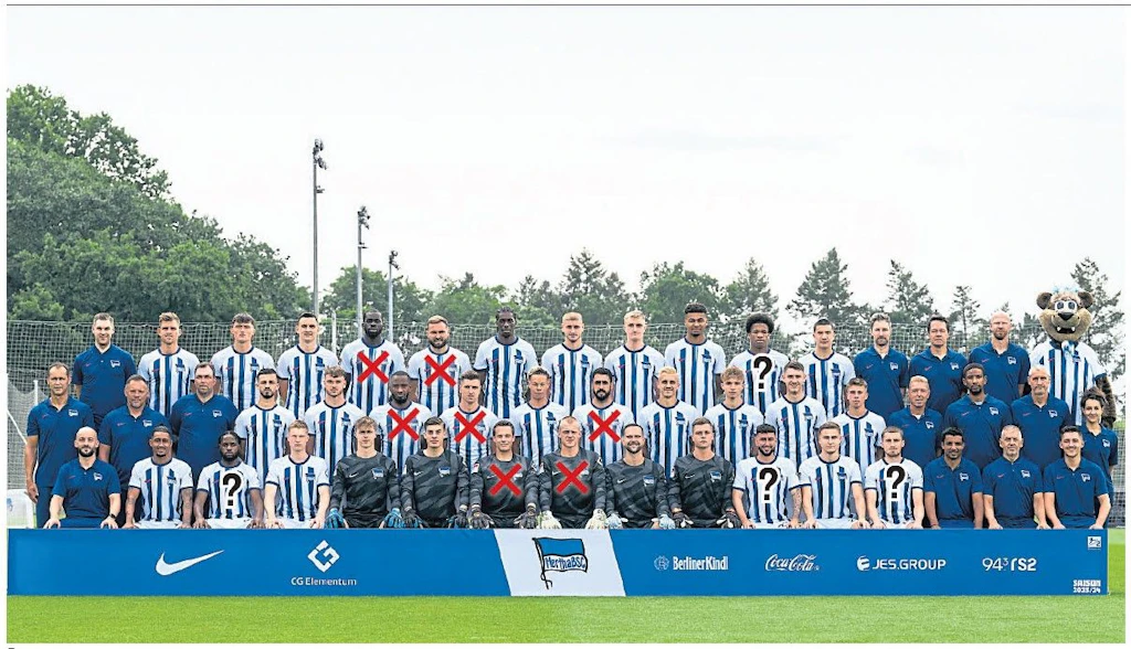 Hertha BSC: Das sinnloseste Mannschaftsfoto des Jahres, 10 Spieler sind schon so gut wie weg