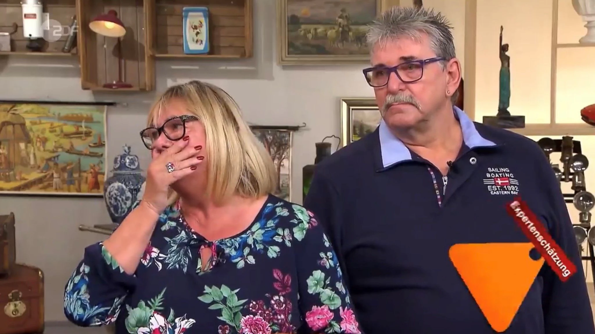 Als sie bei „Bares für Rares“ den Schätzpreis hört, fließen bei Kandidatin Rita die Freudentränen.