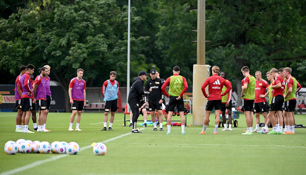 Fischer droht den Profis des 1. FC Union: Ich werde ihnen auf den Sack gehen