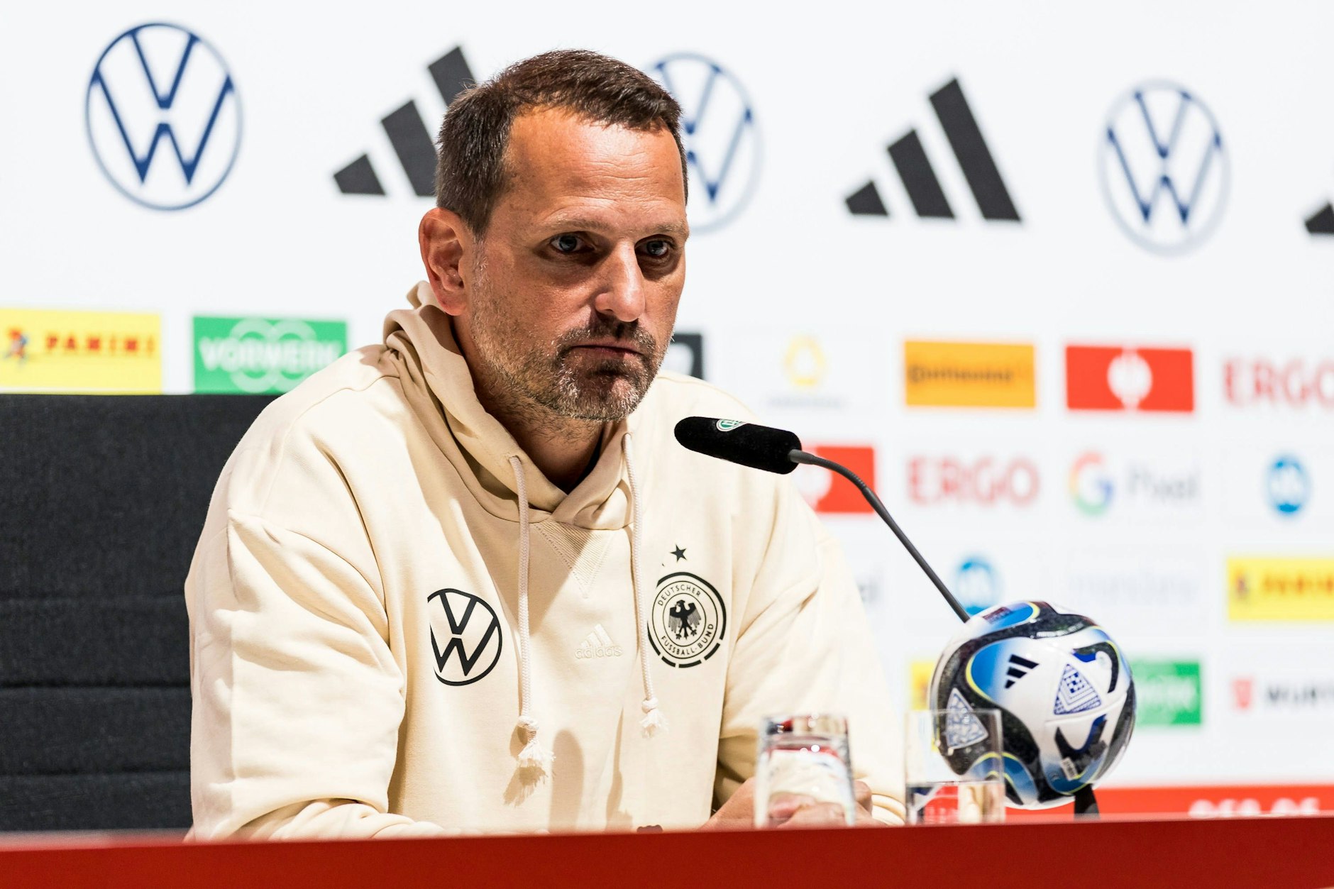 Joti Chatzialexiou, Sportlicher Leiter Nationalmannschaften, hofft, dass die deutschen Fußballerinnen dem DFB wieder mehr Sympathien bei den Fans verschaffen.