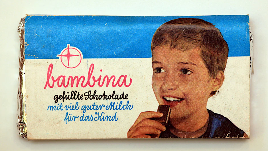 Mit viel guter Milch und mit viel Zucker. Die Bambina Schokolade war der westdeutschen Kinderschokolade nachempfunden.