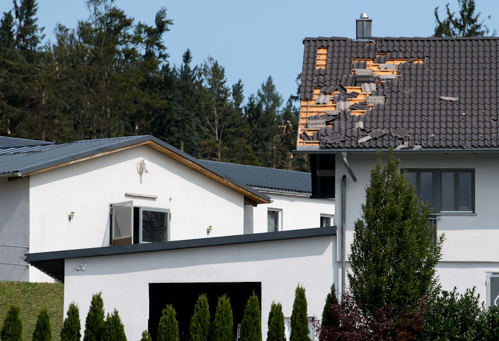 Schäden an Haus oder Wohnung durch Unwetter: Diese fünf Dinge sollten Sie tun
