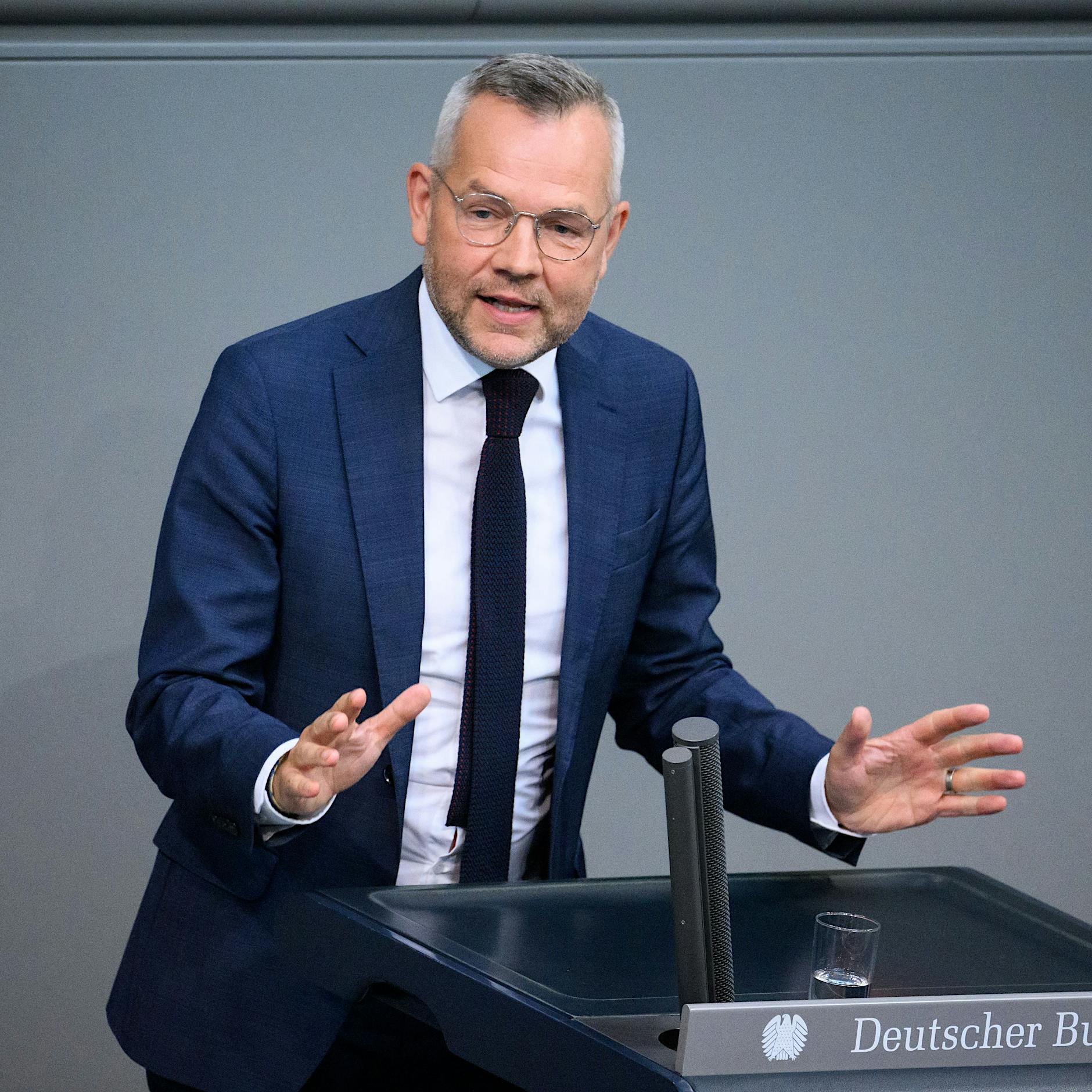 Nato-Teilbeitritt der Ukraine? SPD-Politiker sorgt mit Aussage für Kritik