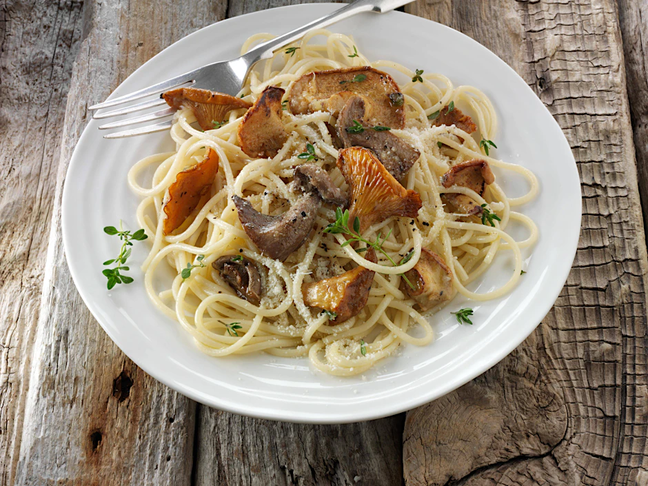 Spaghetti mit frischen Pfifferlingen und etwas Parmesan - eine geniale Kombination im Sommer.&nbsp;