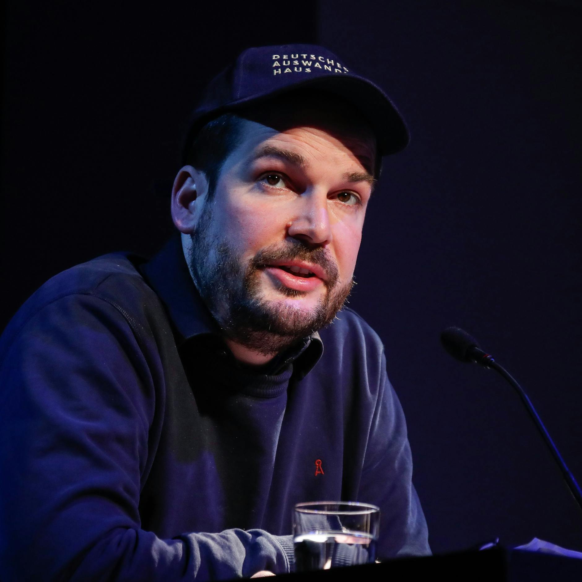 Der Publizist und Gesprächsreihen-Kurator Max Czollek