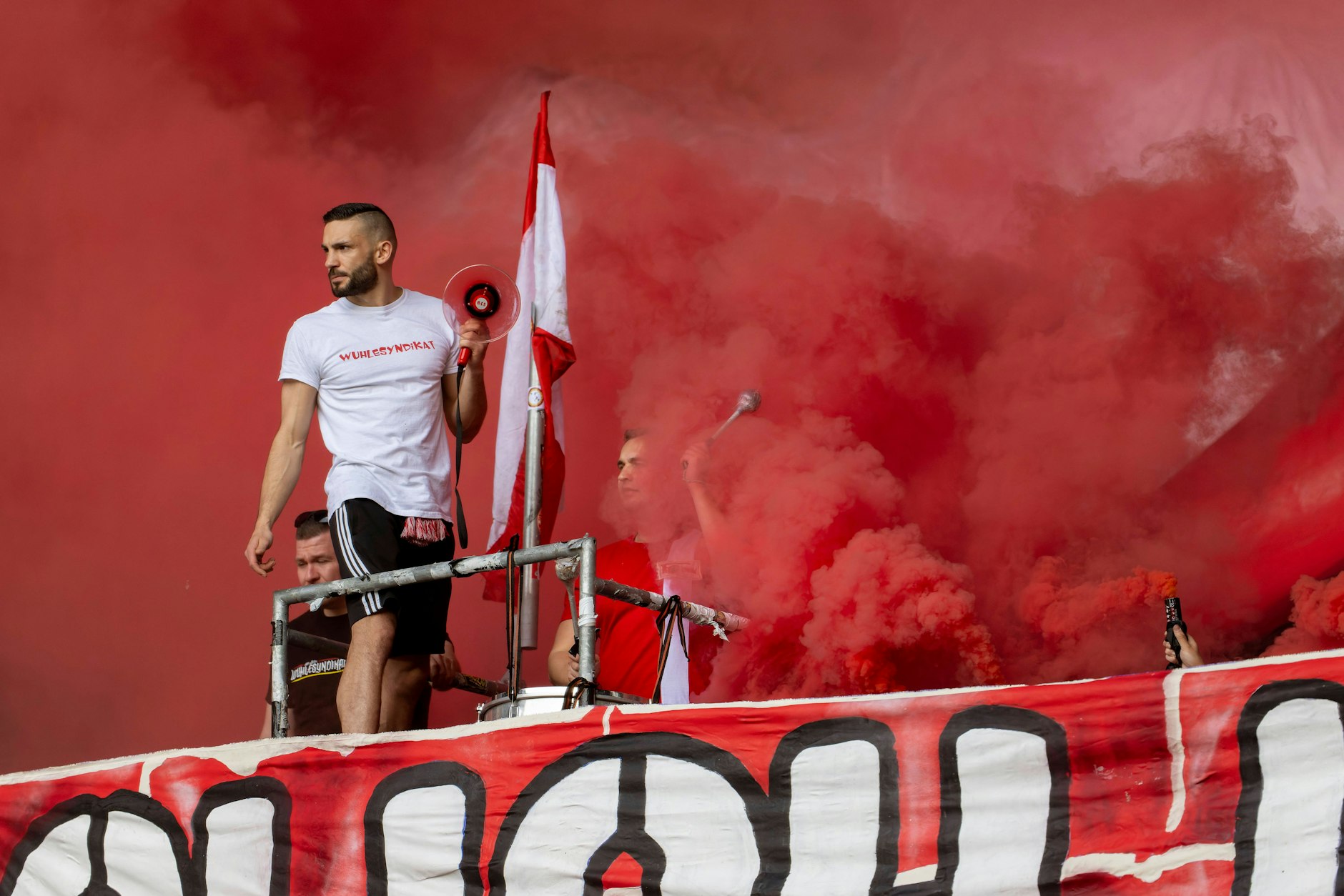 Auch bei Auswärtsspielen (hier in Augsburg) sorgen die Fans der Köpenicker immer wieder für eine herausragende Atmosphäre.