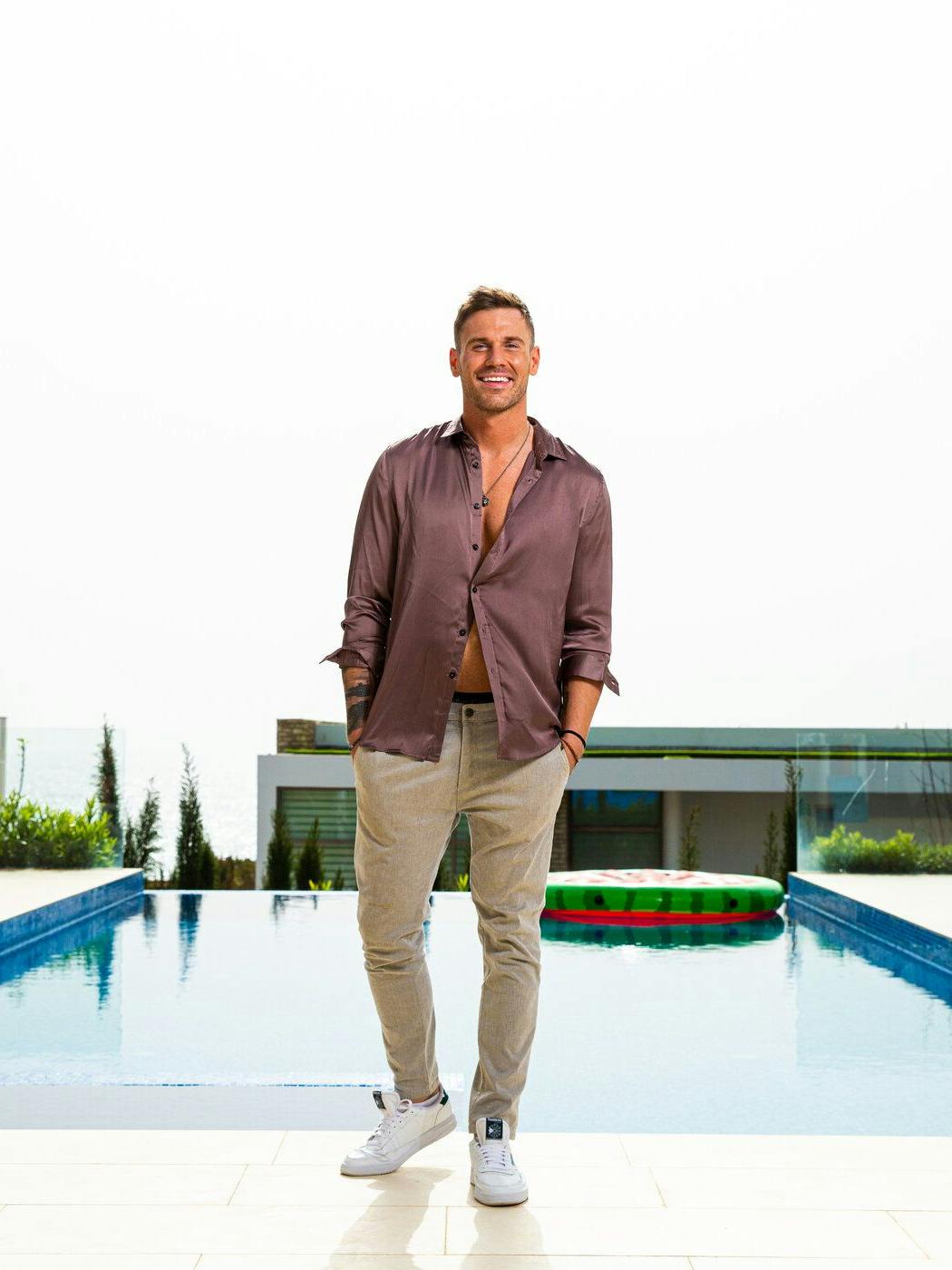 Beauty Chris kümmert sich eher um sein Äußeres - und legt viel Wert auf Styling. Bei „Beauty and the Nerd“ bildet er ein Team mit Alexandra.