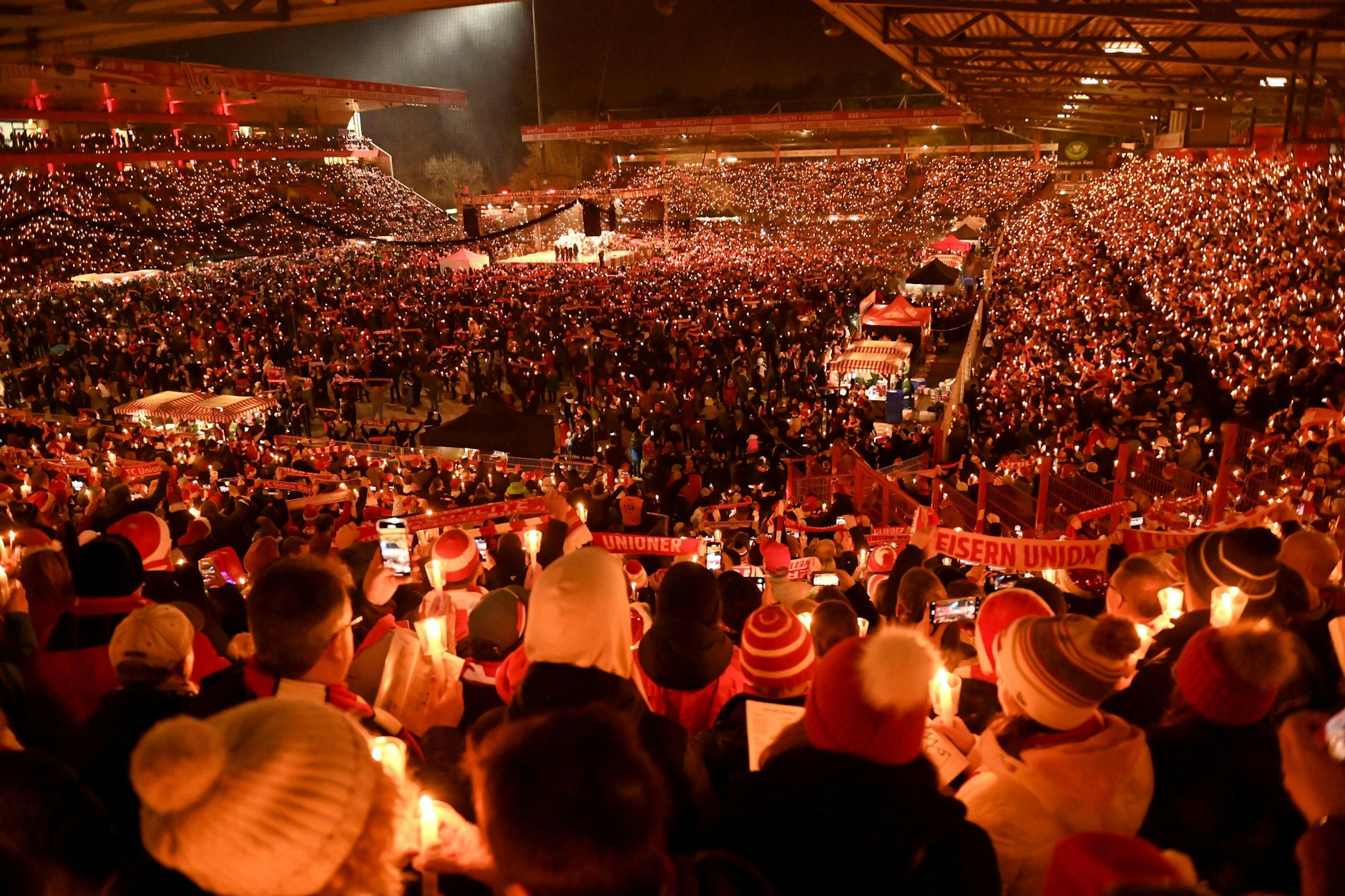 Das traditionelle Weihnachtssingen im Stadion An der Alten Försterei steht in jedem Terminkalender eines Unioners.