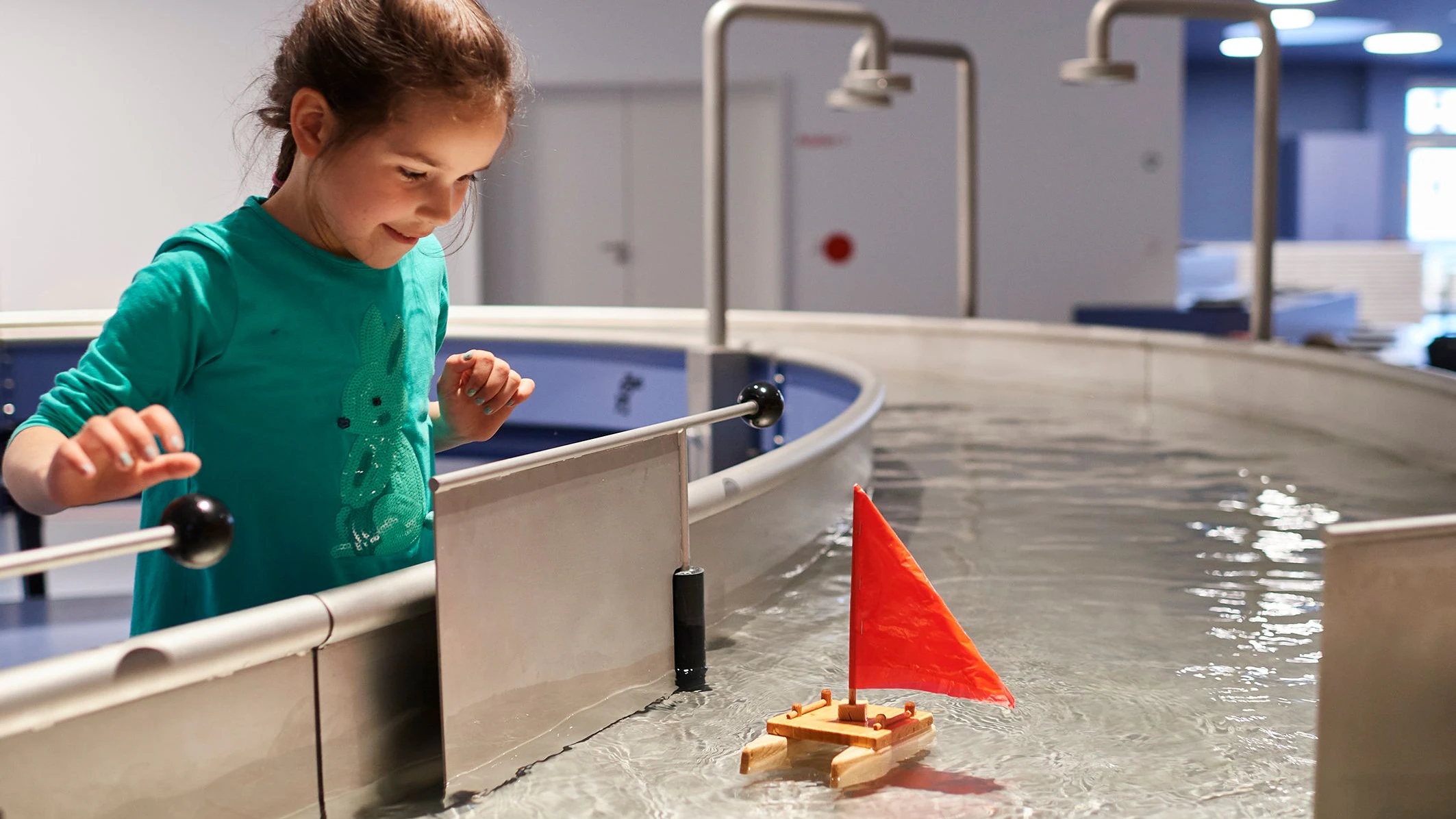 In der Kinderwelt des Jüdischen Museums kann man kleine Experimente machen.