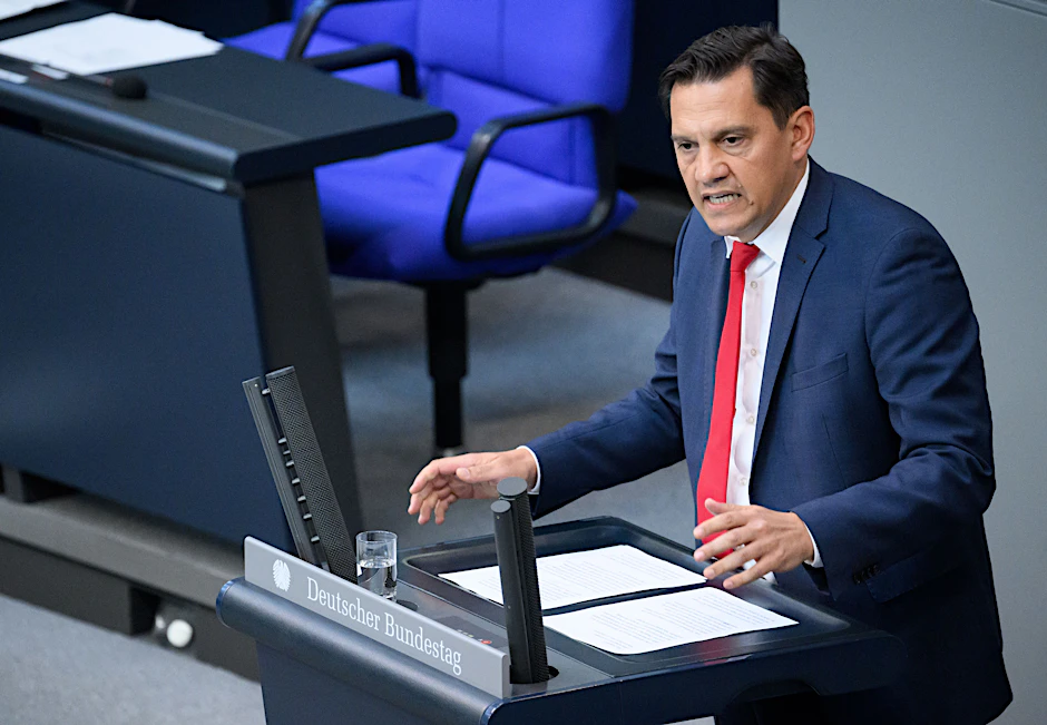 Johannes Fechner (SPD) spricht bei der Debatte über die Einsetzung eines Cum-ex-Untersuchungsausschusses in der Plenarsitzung im Deutschen Bundestag.