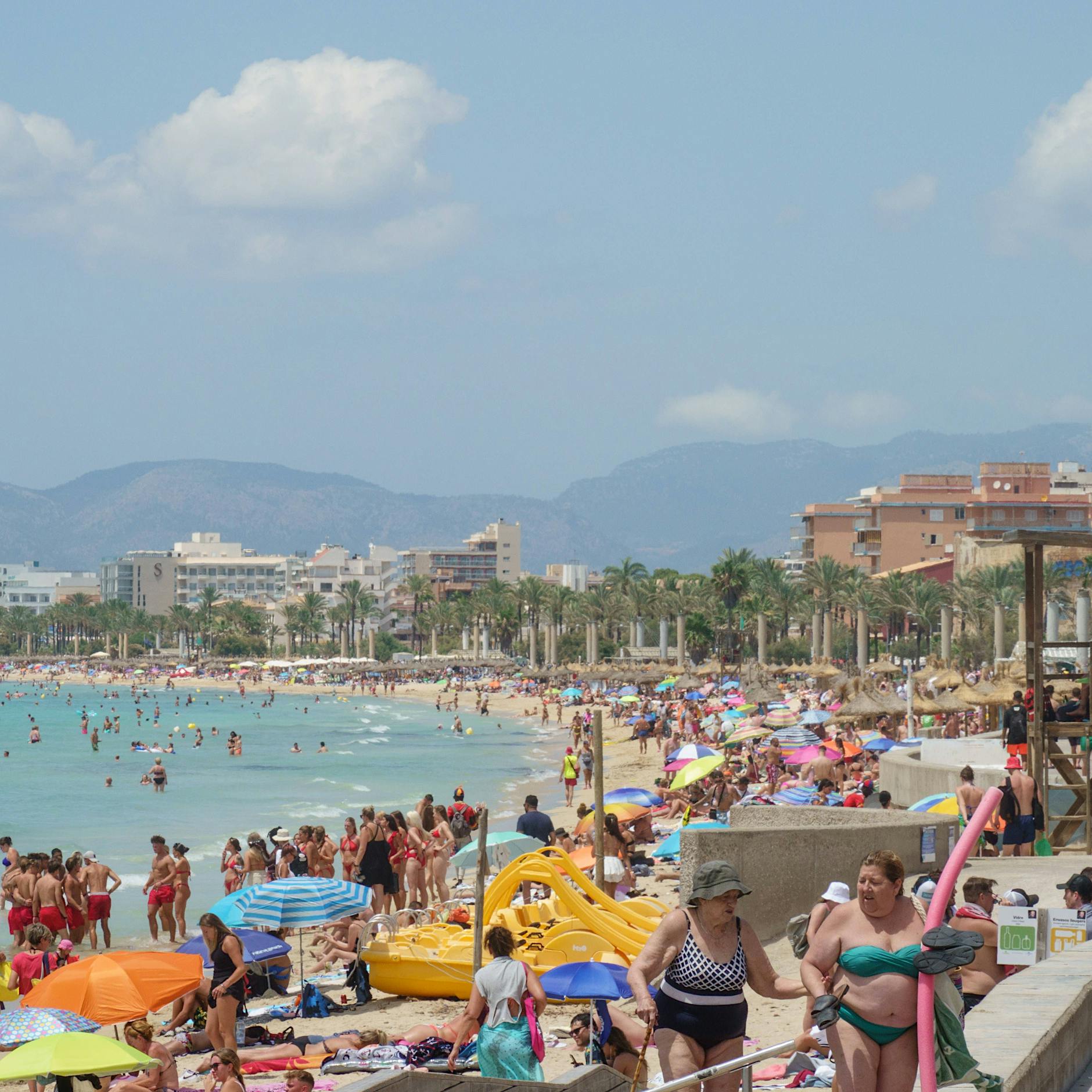 Mallorca: Mit „Deutsche raus“ und kugelsicherer Weste gegen schlechte Ballermann-Touristen