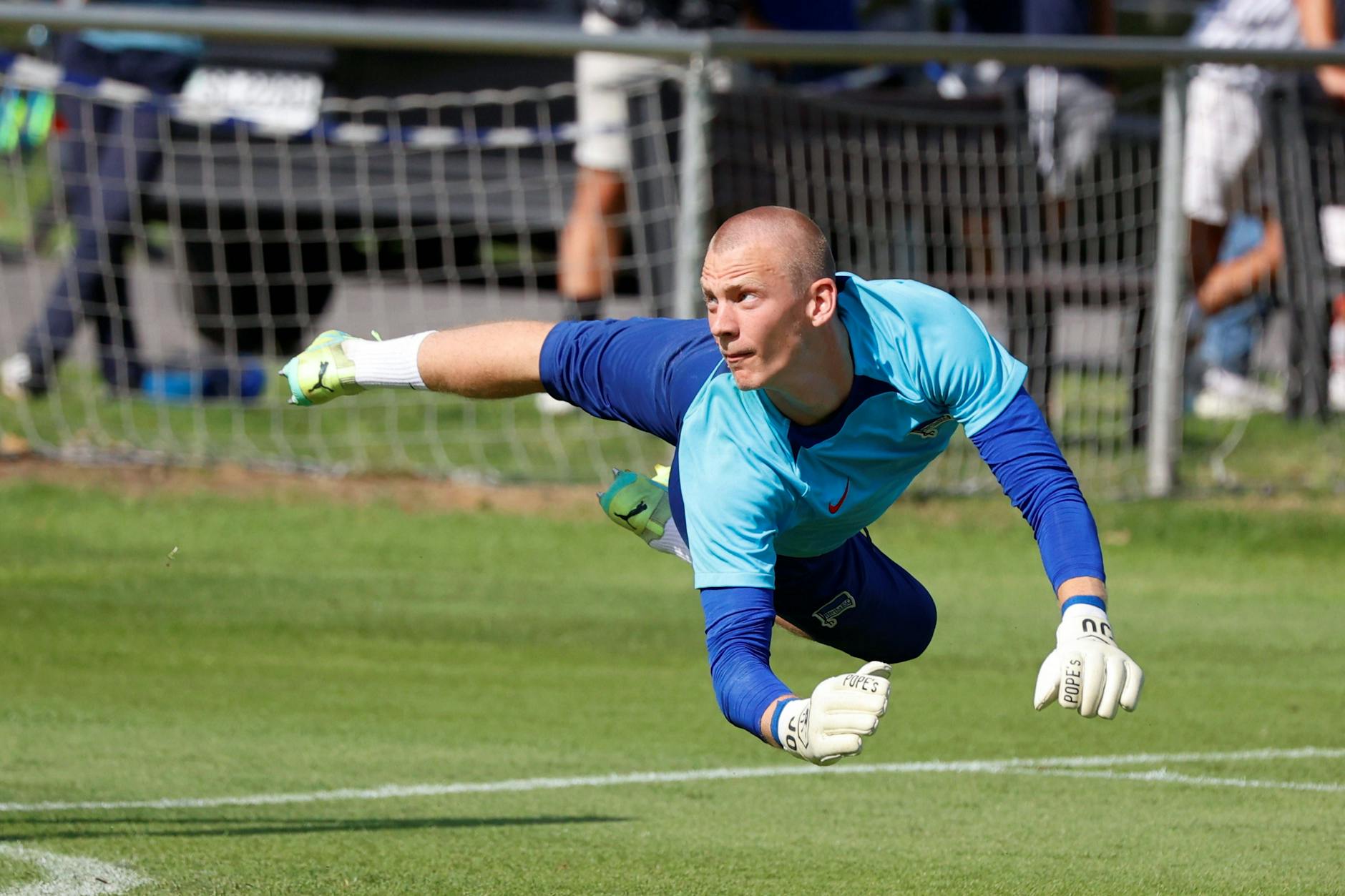Noch trainiert Oliver Christensen bei Hertha BSC. Doch der dänische Keeper könnte bald schon beim AC Florenz in Italien landen.
