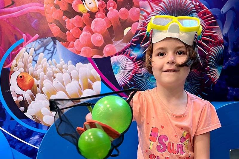 Im Museumshof des Labyrinth-Kindermuseums (Osloer Straße 12, Wedding) wird vom 17. Juli bis zum 27. August ein riesiges Korallenriff gebaut. Dort erforschen Kinder das Leben im Meer und erfahren, was Riffbewohner mit uns Menschen in der Stadt zu tun haben. Geöffnet wochentags von 10 bis 18 Uhr, am Wochenende von 11 bis 18 Uhr. Eintritt: Familien (bis vier Personen) zahlen 23 Euro.