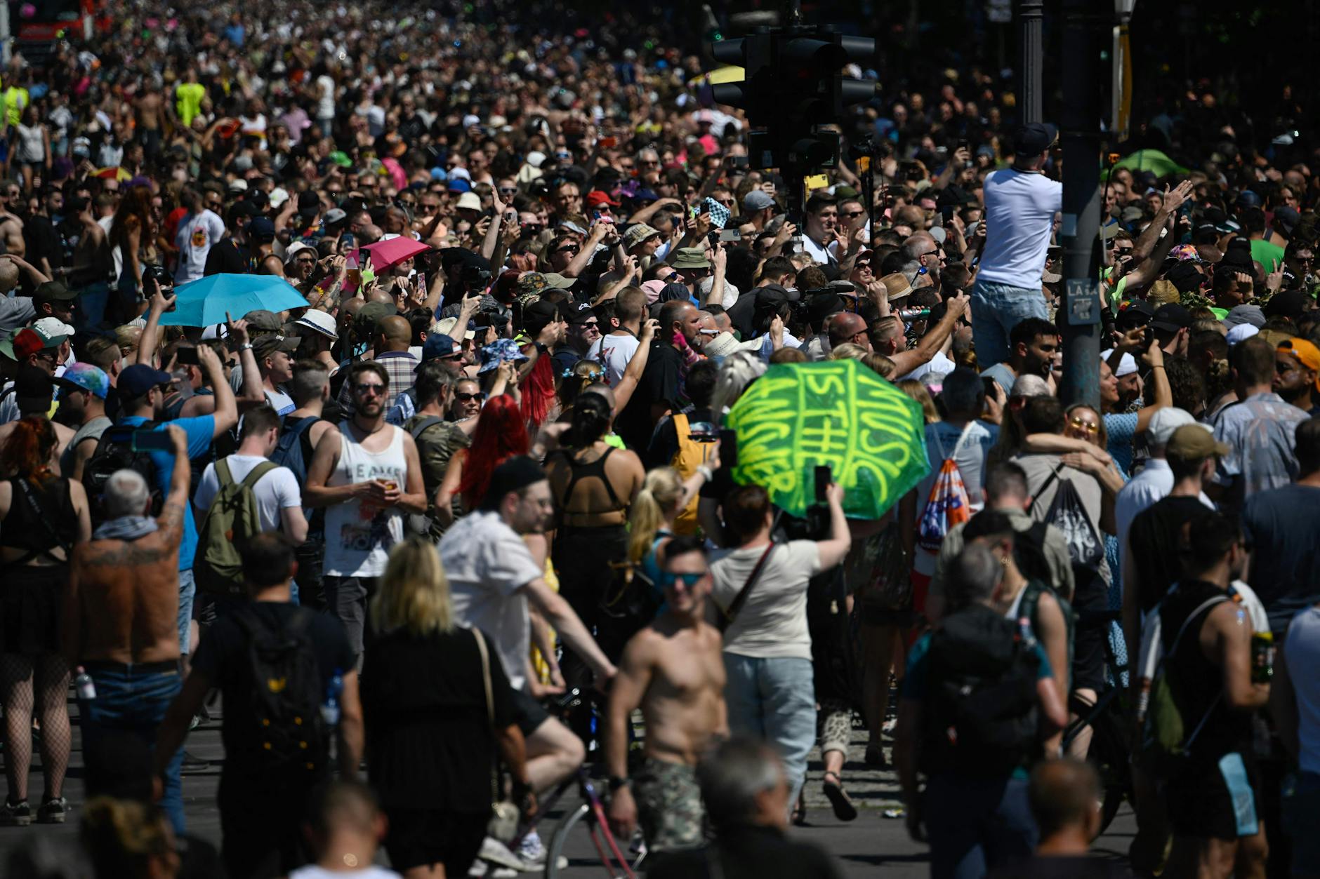 Die Party-Masse wächst und wächst ...