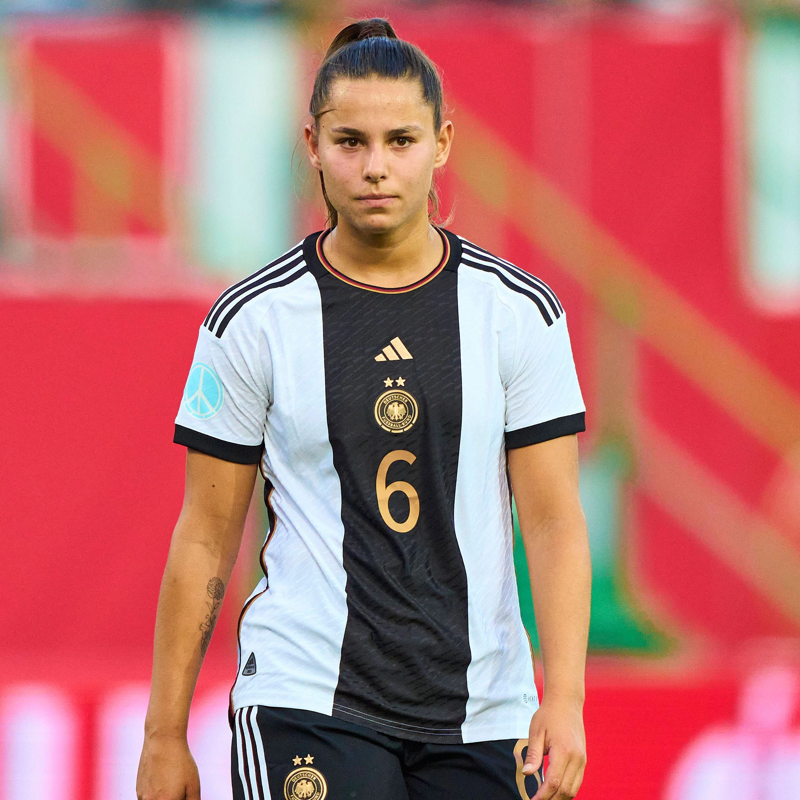 Deutschlands defensive Mittelfeldabräumerin Lena Oberdorf musste beim 2:3-Sambia-Test auch verletzt vom Platz runter.&nbsp;