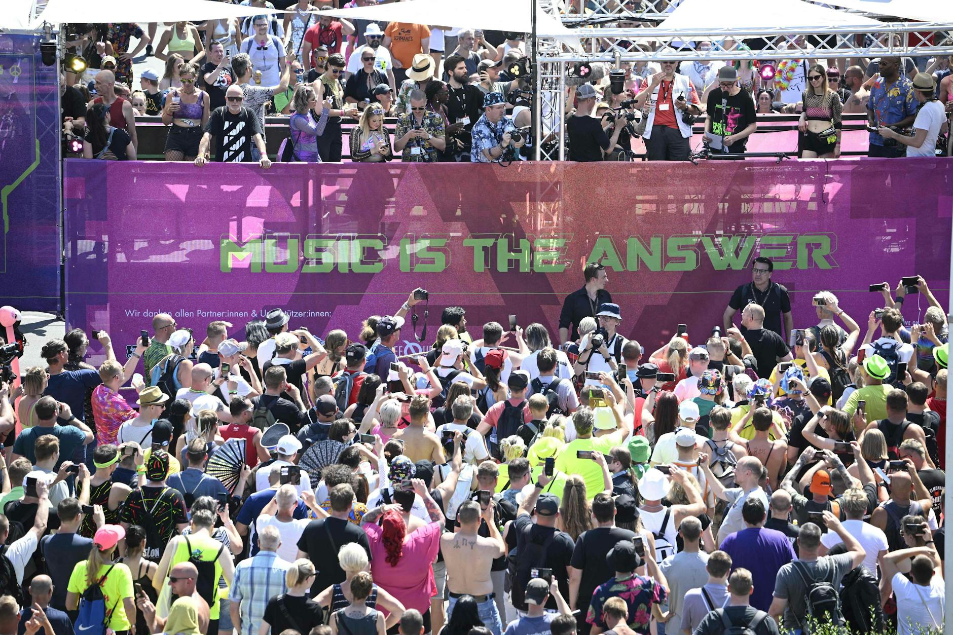 Das Motto der diesjährigen Parade: „Music is the answer.“