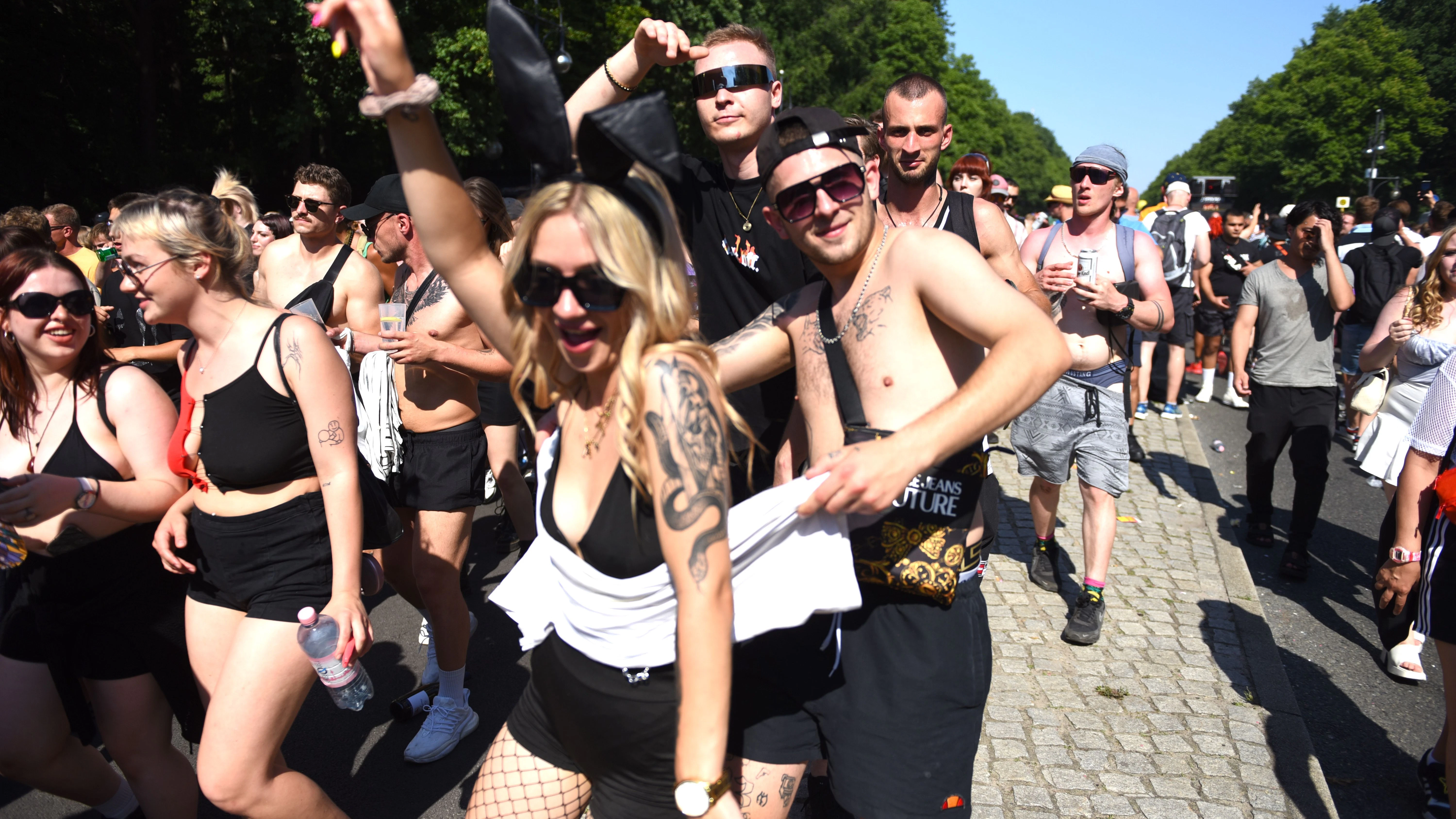 „Rave the Planet“ im Berliner Tiergarten.