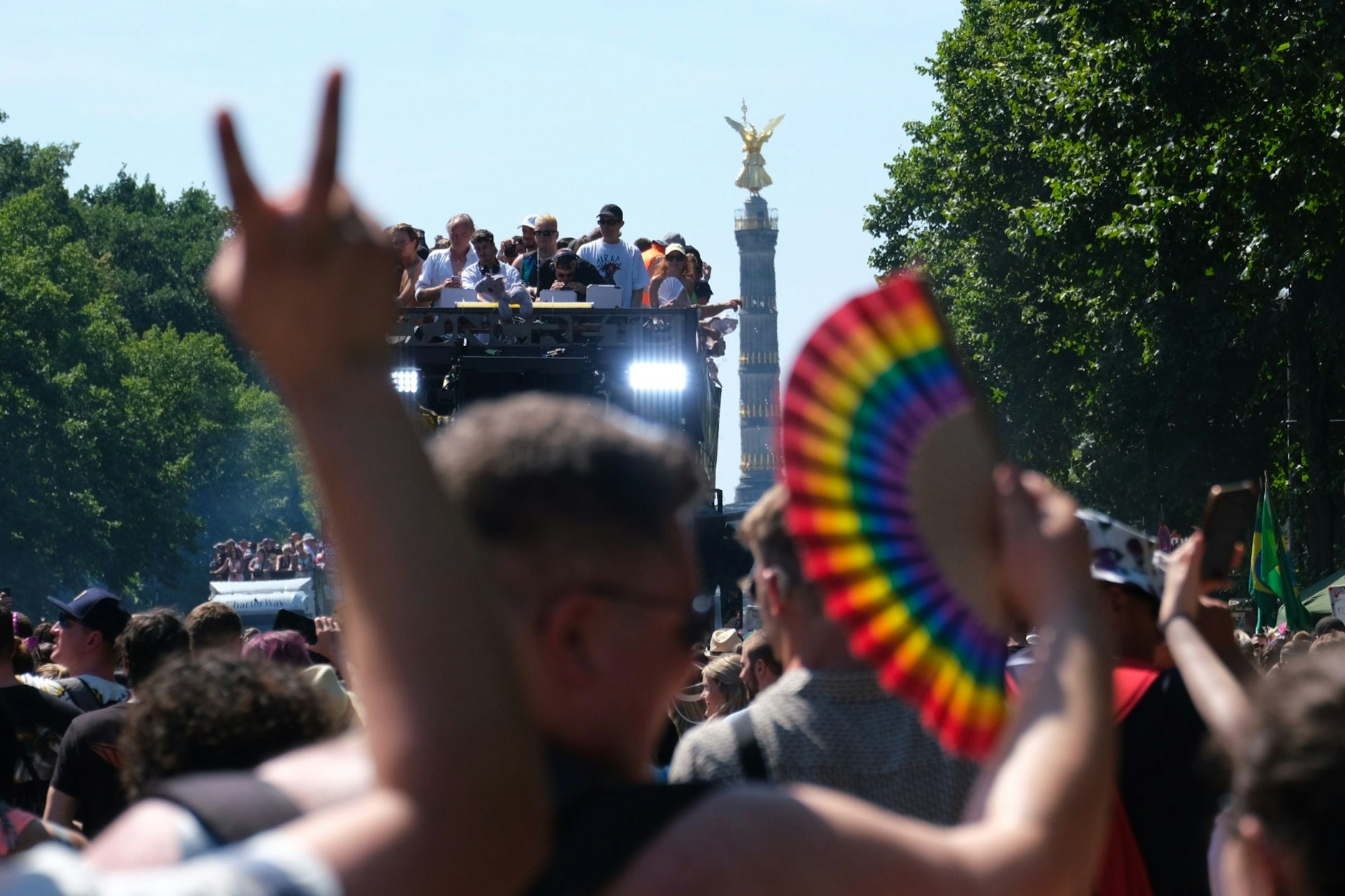 Die Berliner Technoparade 2023 an der Siegessäule