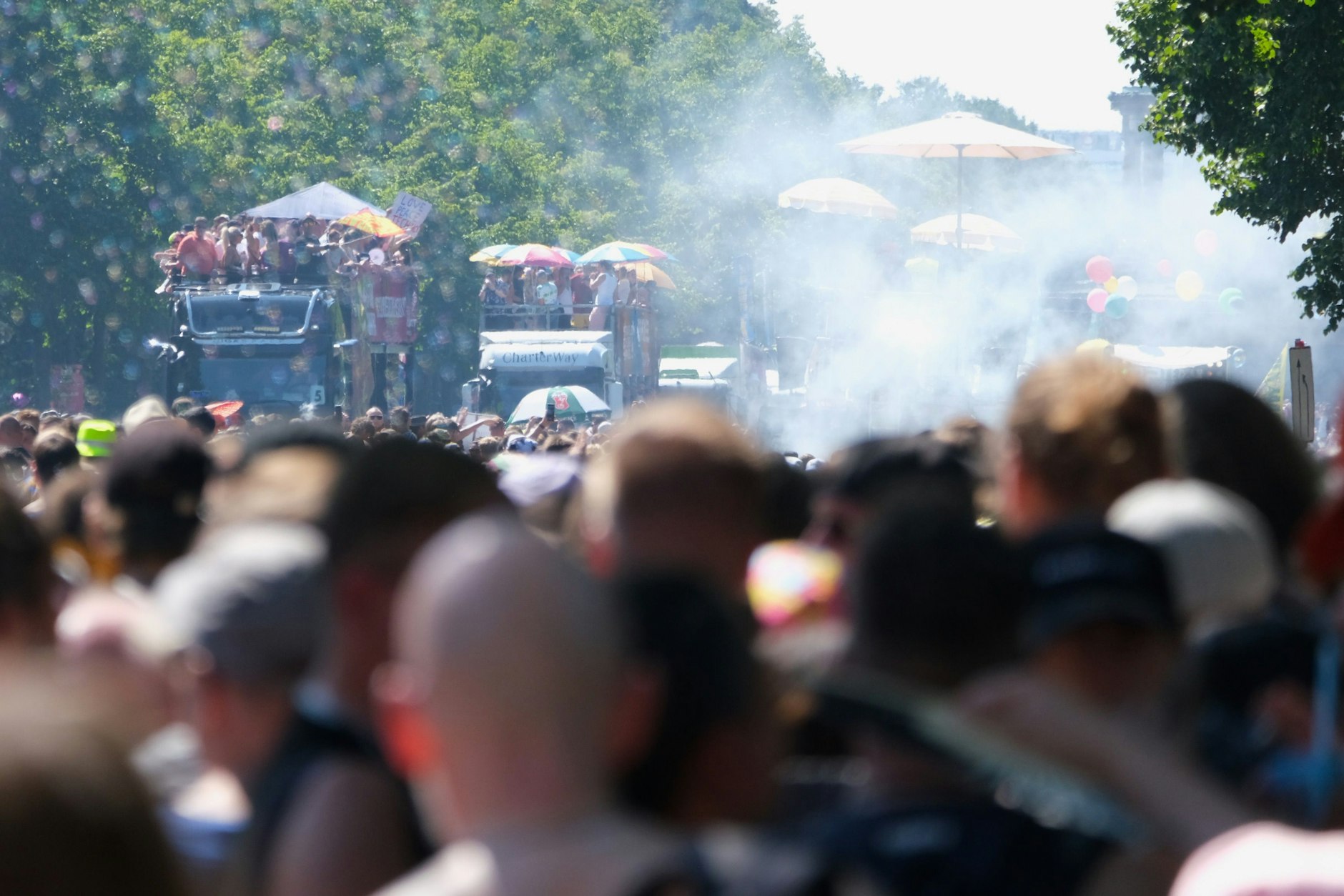 Sonnenschirme auf den Partywagen