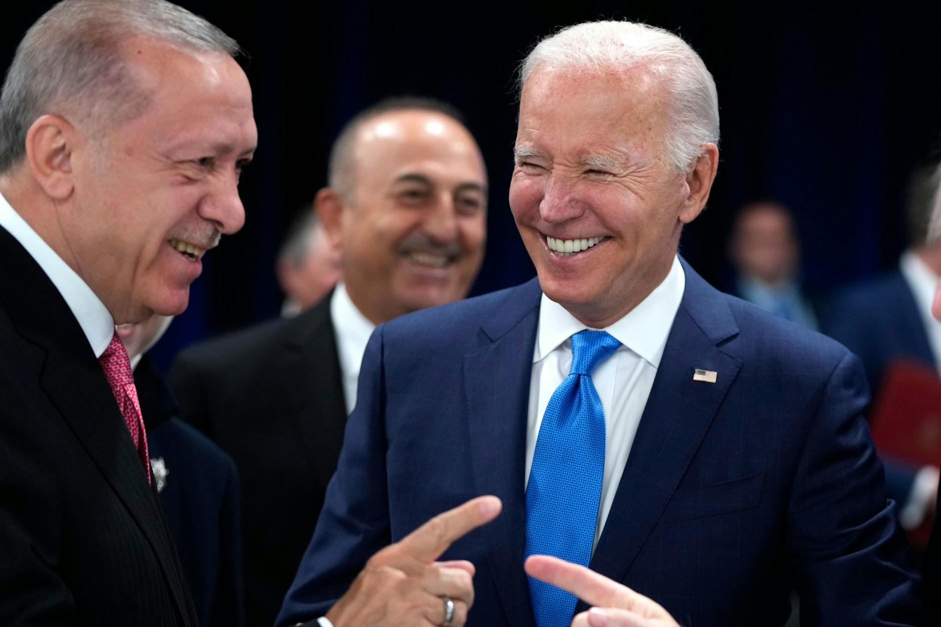 US-Präsident Joe Biden (re.) und der türkische Staatschef Recep Tayyip Erdogan trafen sich im Juni 2022 beim Nato-Gipfeltreffen in Madrid. 