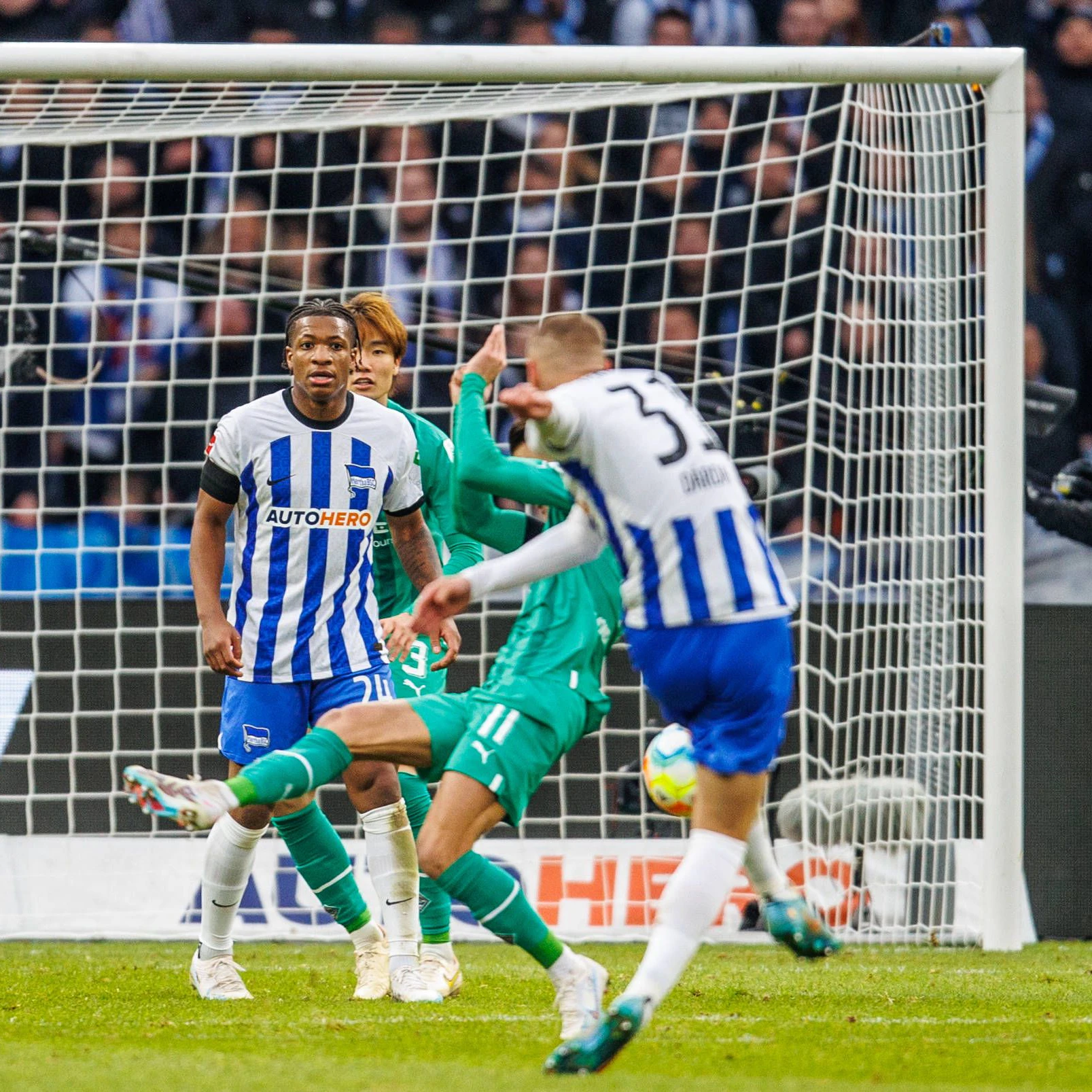 Marton Dardai schoss am 12. Februar an seinem 21. Geburtstag sein erstes Bundesliga-Tor beim 4:1 gegen Gladbach.