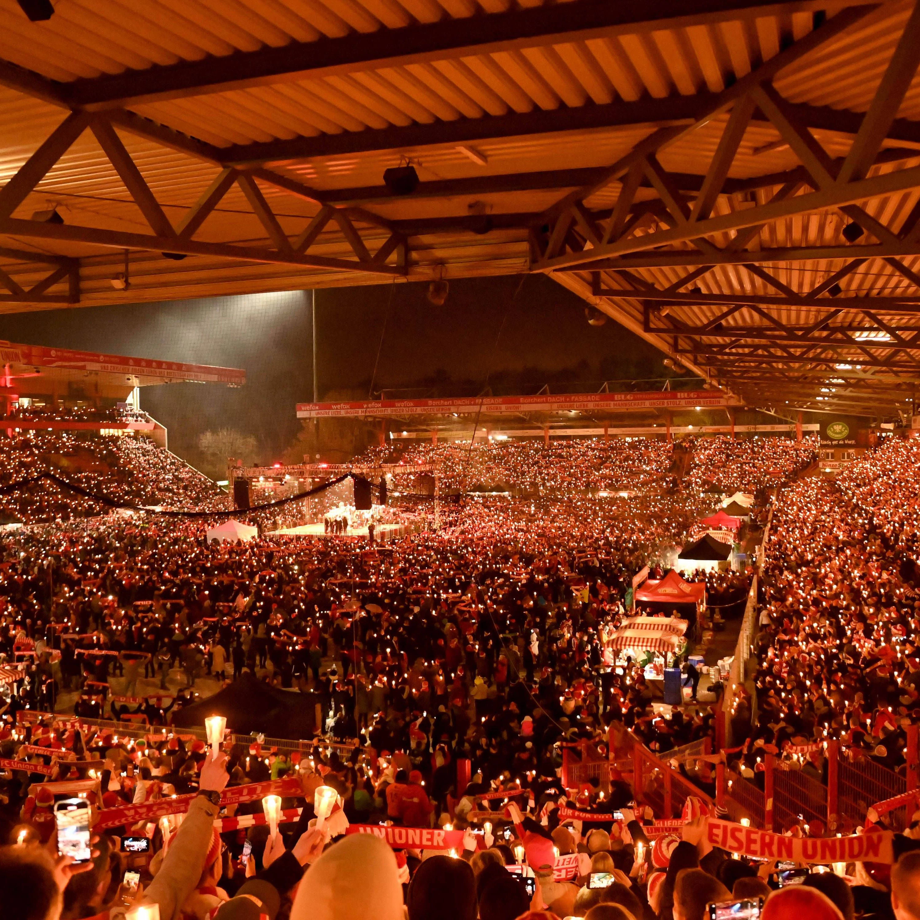 Es fing vor 20 Jahren ganz klein an, jetzt ist es ein Mega-Event: das Unions-Weihnachtssingen.