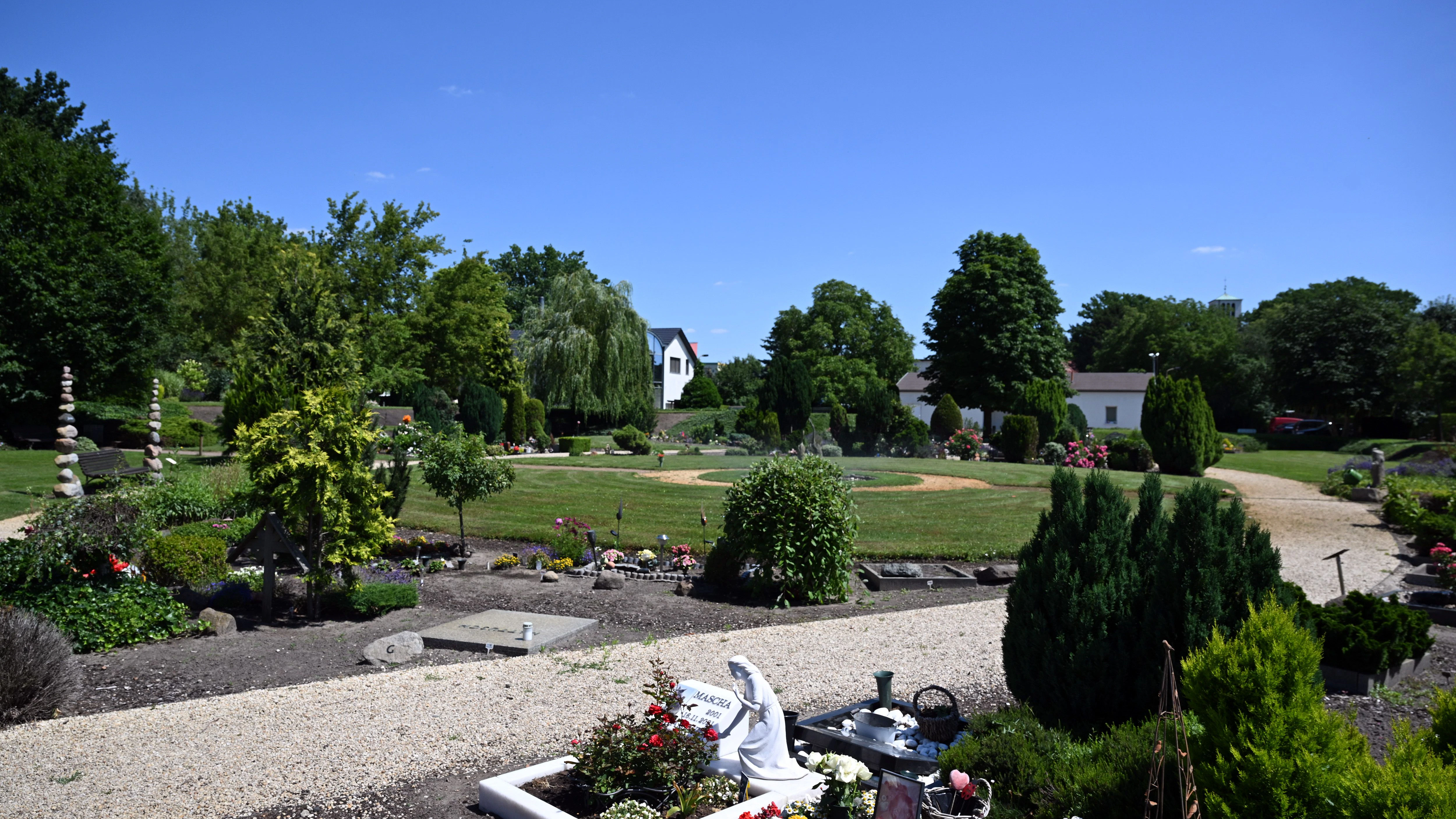 Ein Blick auf den Friedhof des Teltower Tierbestattungszentrums Tierhimmel.