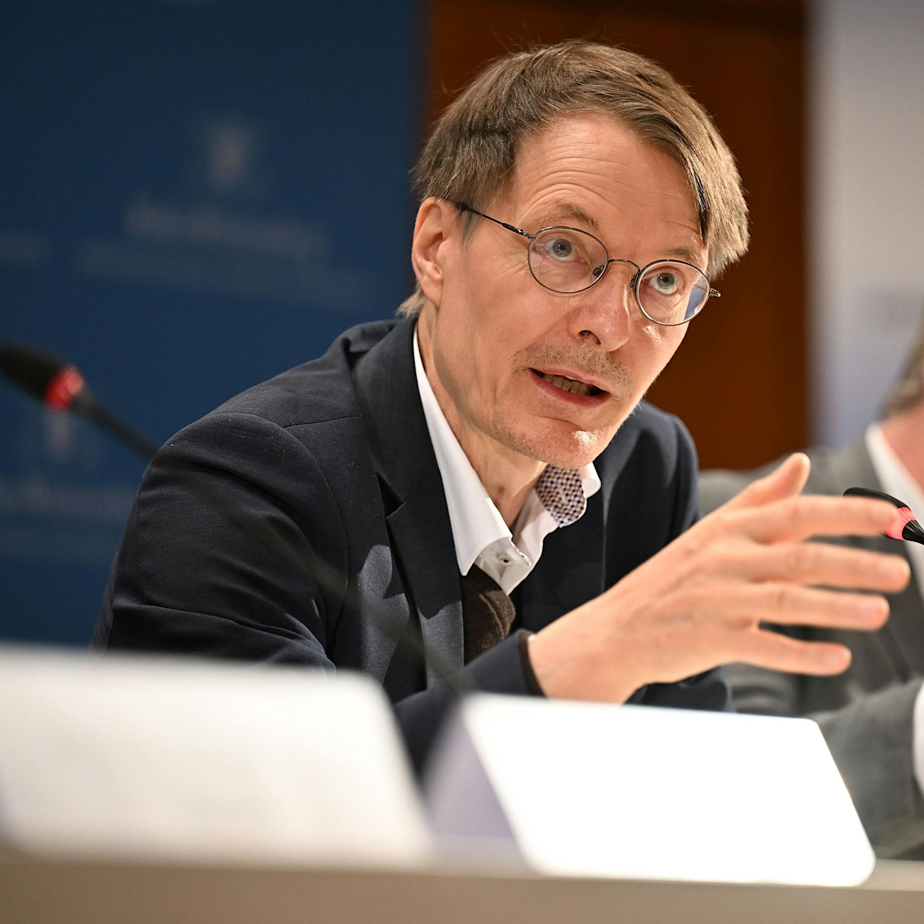 Minister einigen sich auf Krankenhausreform – Lauterbach spricht von „Revolution“