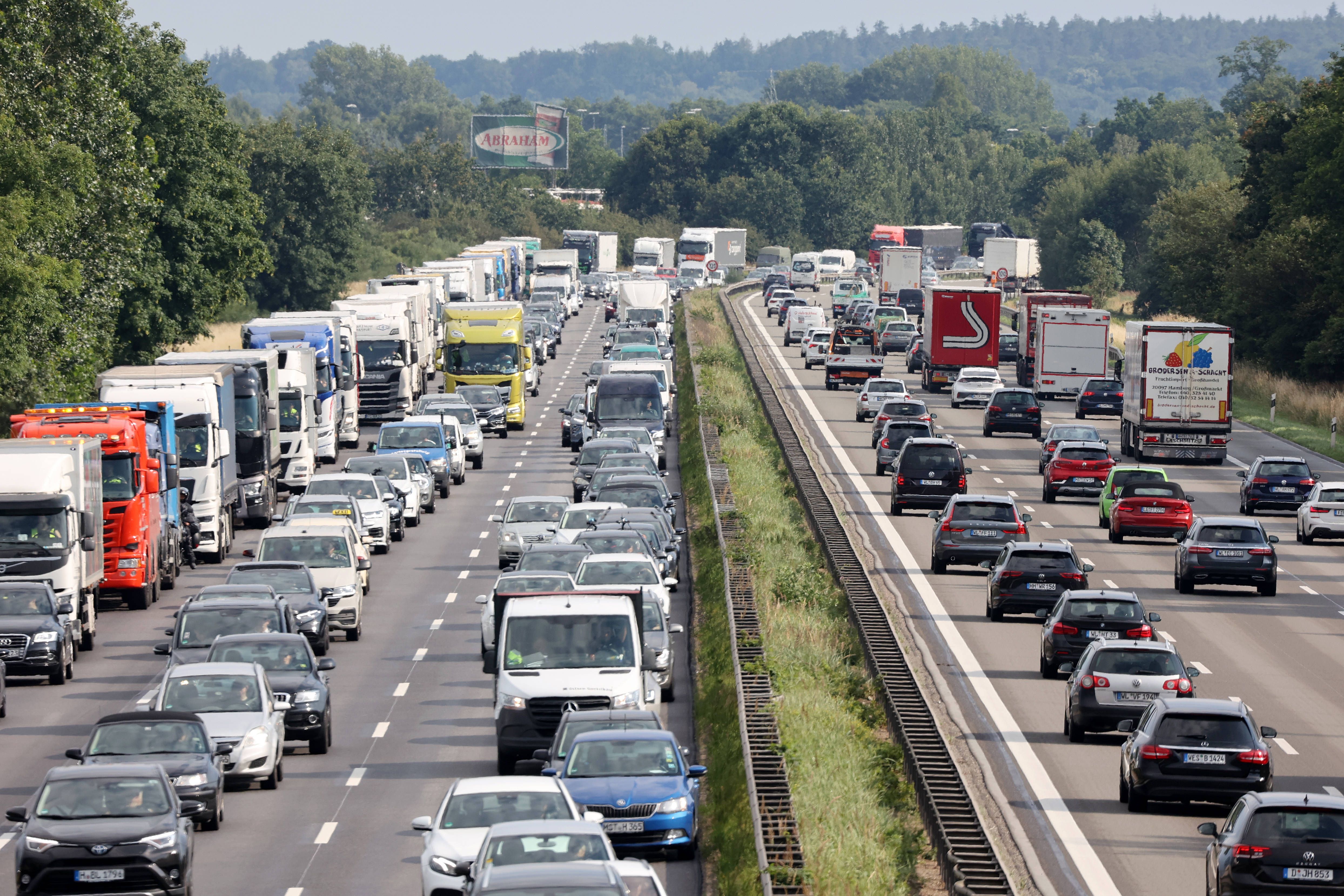 Ferienbeginn: ADAC Erwartet Am Wochenende Große Reisewelle – Hier Kommt ...