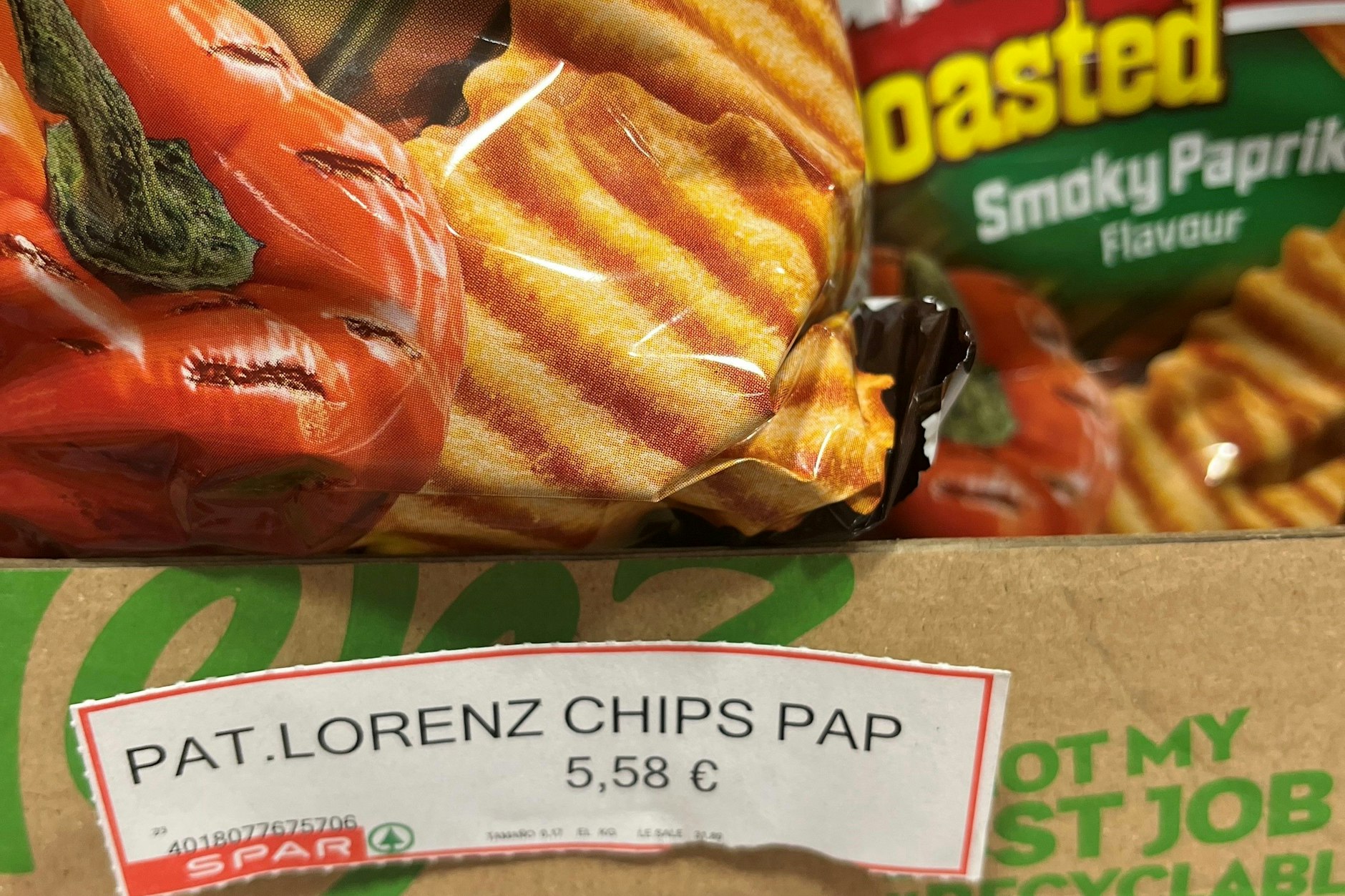 Die Tüte Chips kostet in einem Supermarkt in Cala Millor 5,58 Euro.