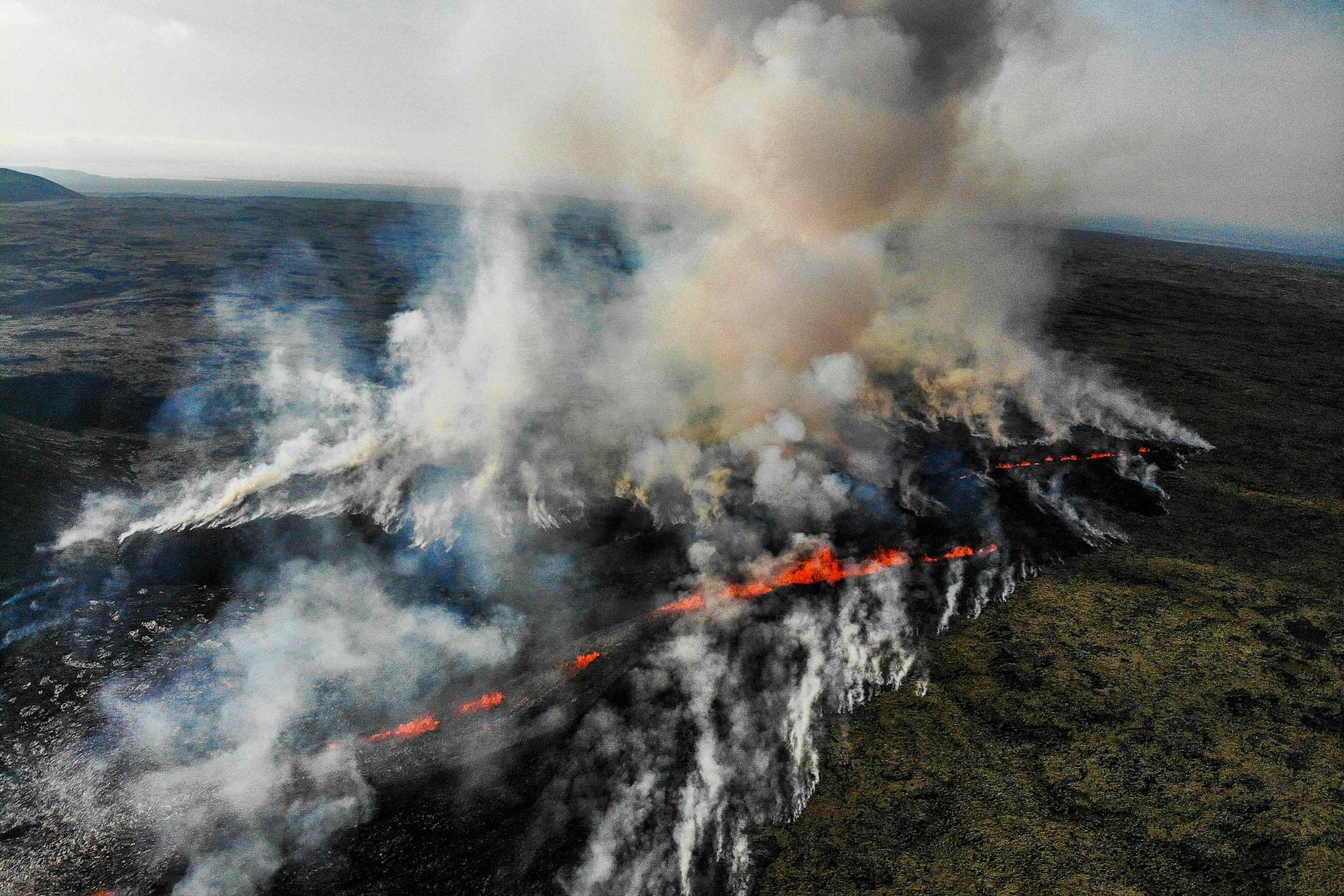 Auf Island spuckt die Erde wieder Feuer. Nicht ungewöhnlich für die Bewohner der Insel im Nordatlantik.
