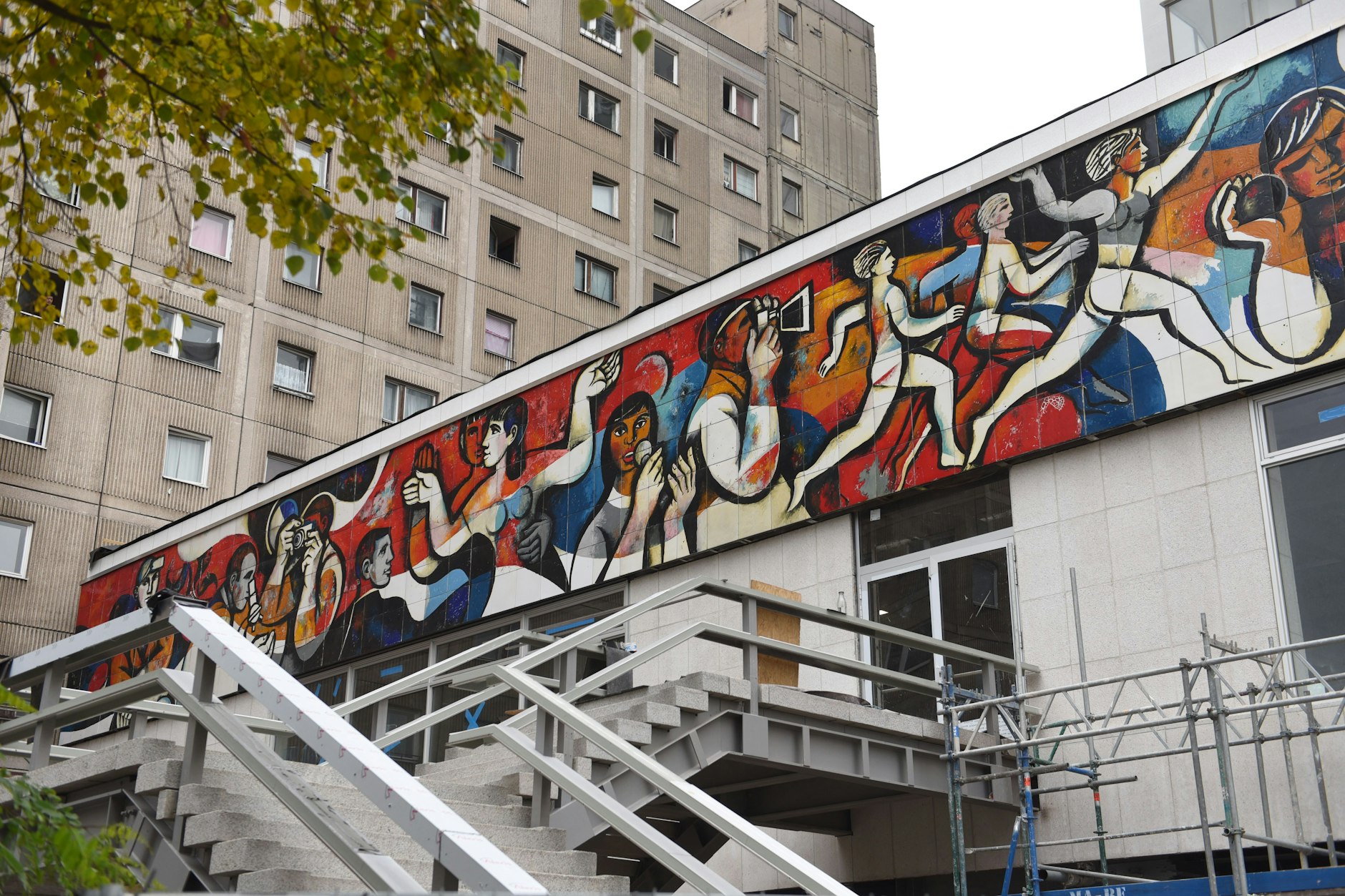 Willi Neuberts Fries von der Kleinen Alexanderstraße aus fotografiert
