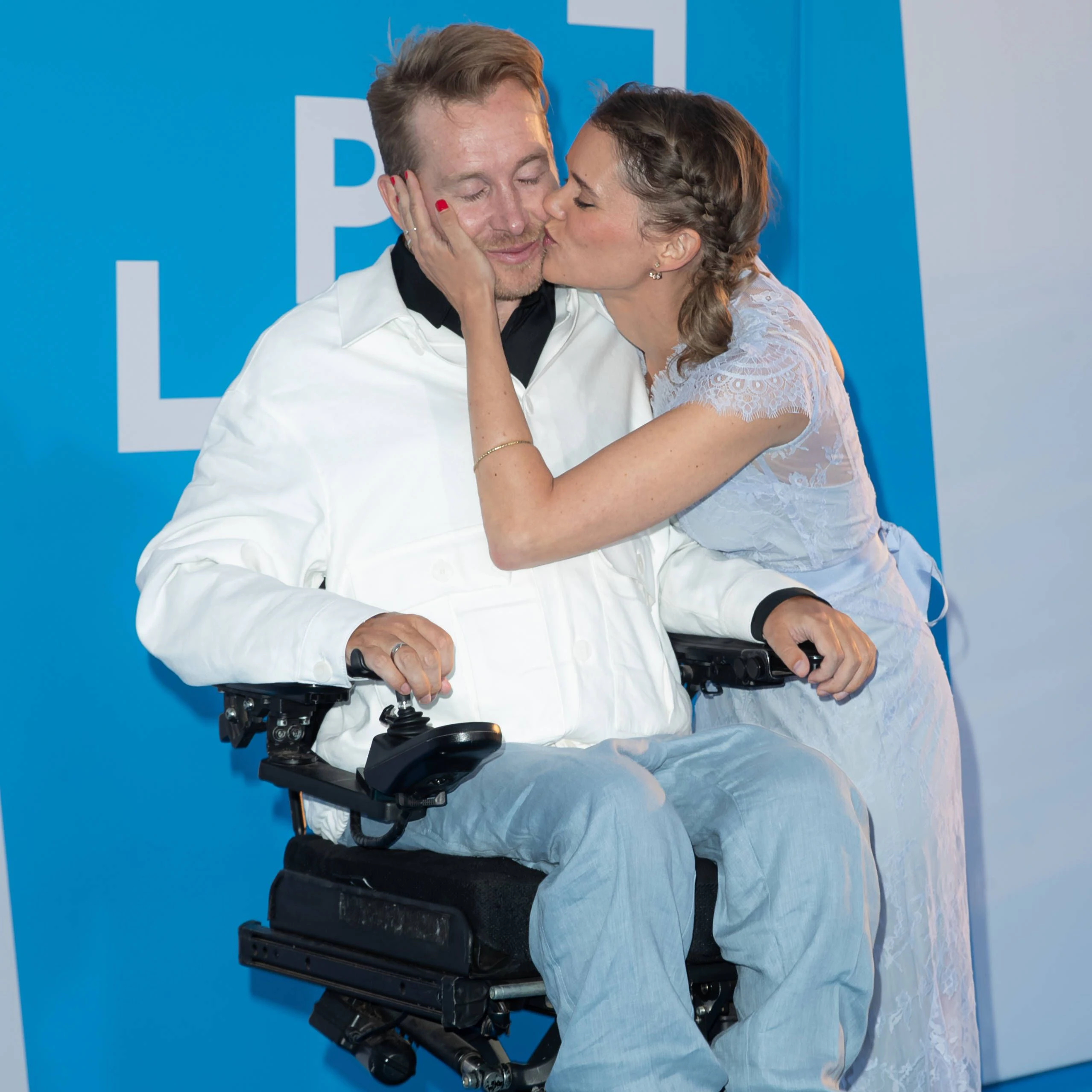 Auch Samuel Koch und Ehefrau Sarah Elena Timpe waren beim Produzentenfest.