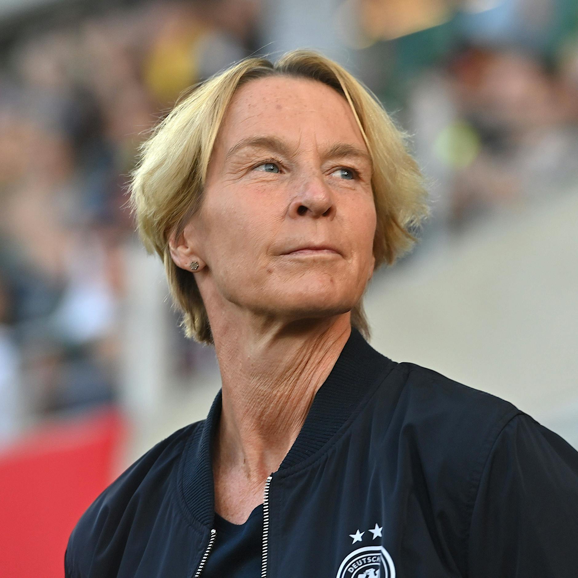 Bundestrainerin Martina Voss-Tecklenburg : „Hinken dem Männerfußball noch immer 50 Jahre hinterher“