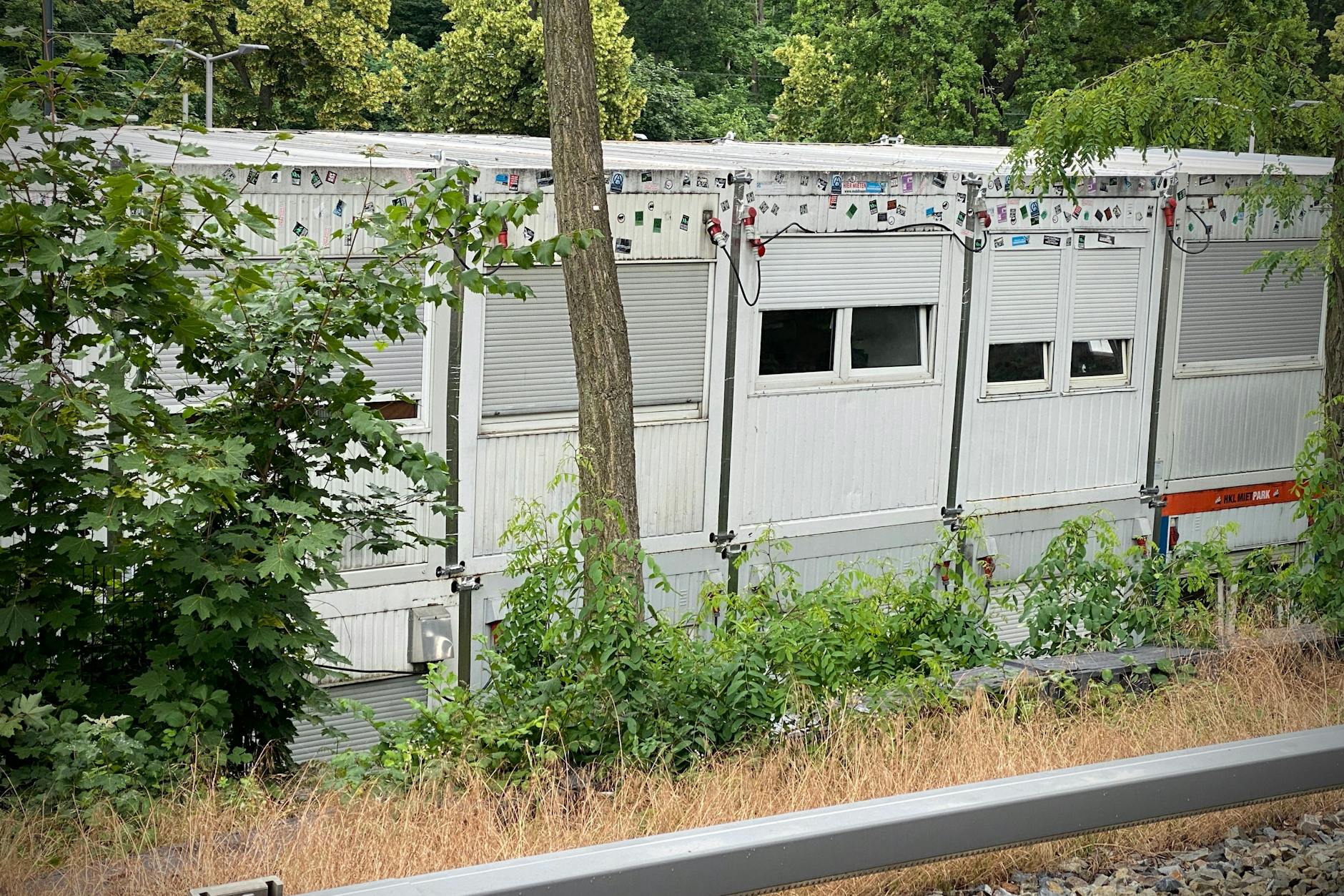 Illegales Containerdorf in Berlin: „Wenn die Polizei kommt, wird es ...