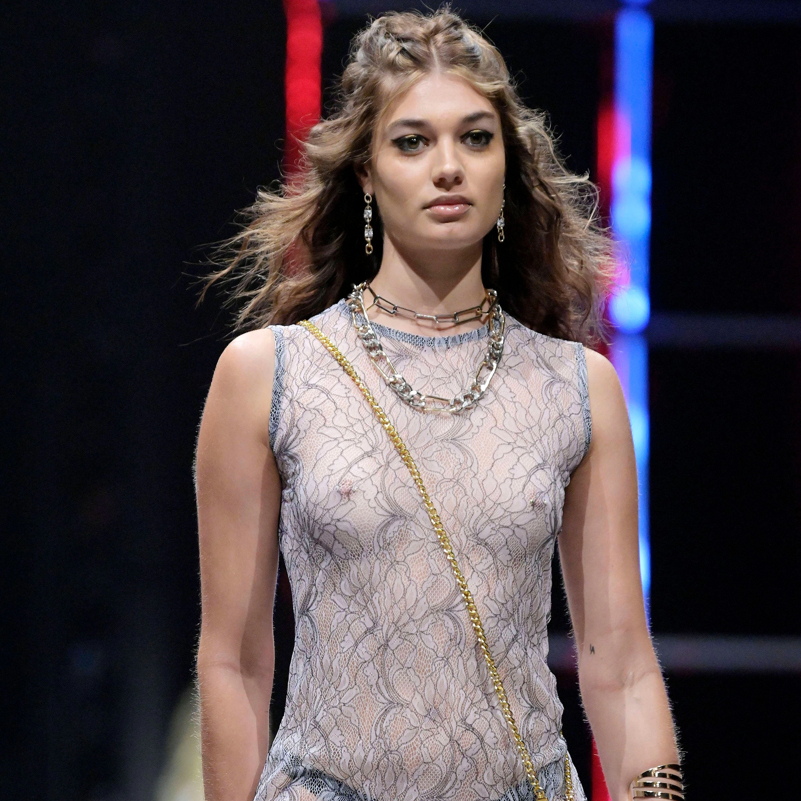 Die Fashion Week in Berlin - ein mehr oder weniger beabsichtigtes Zeichen für „Free The Nipple“.