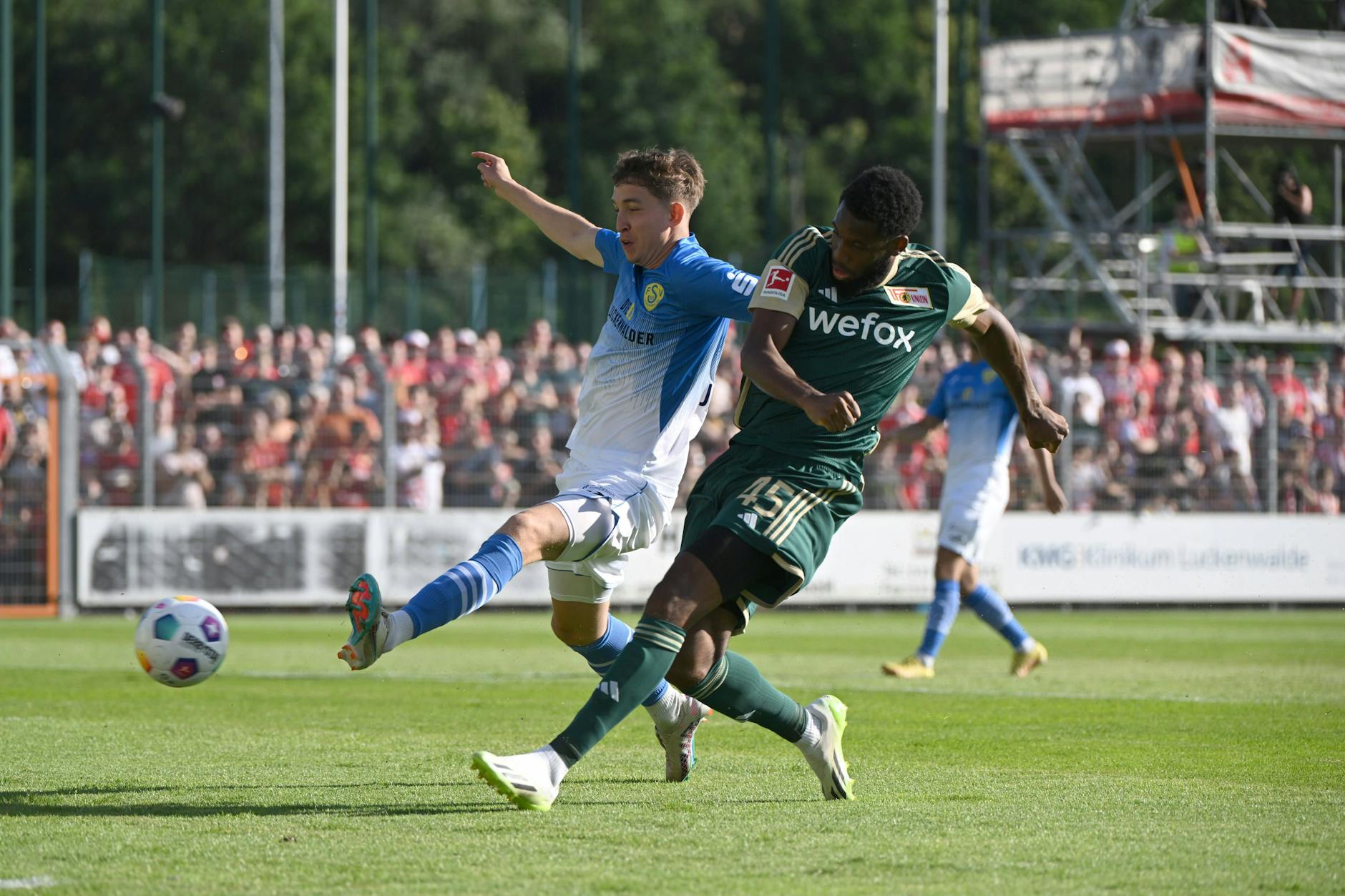 Jordan Siebatcheu erzielt das 1:0 für den 1. FC Union Berlin.