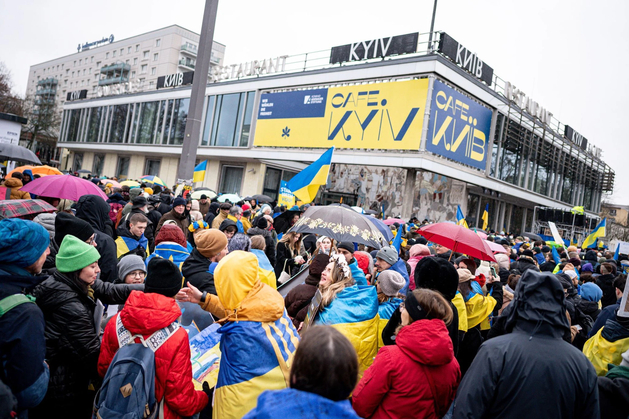 Im Februar 2023 wurde anlässlich des Jahrestags des russischen Überfalls auf die Ukraine das Café Moskau für ein paar Tage in Cafe Kyiv umbenannt.