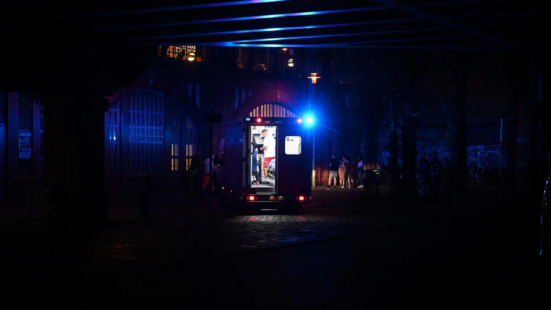 Vor dem Matrix sind vier Jugendliche zusammengebrochen.