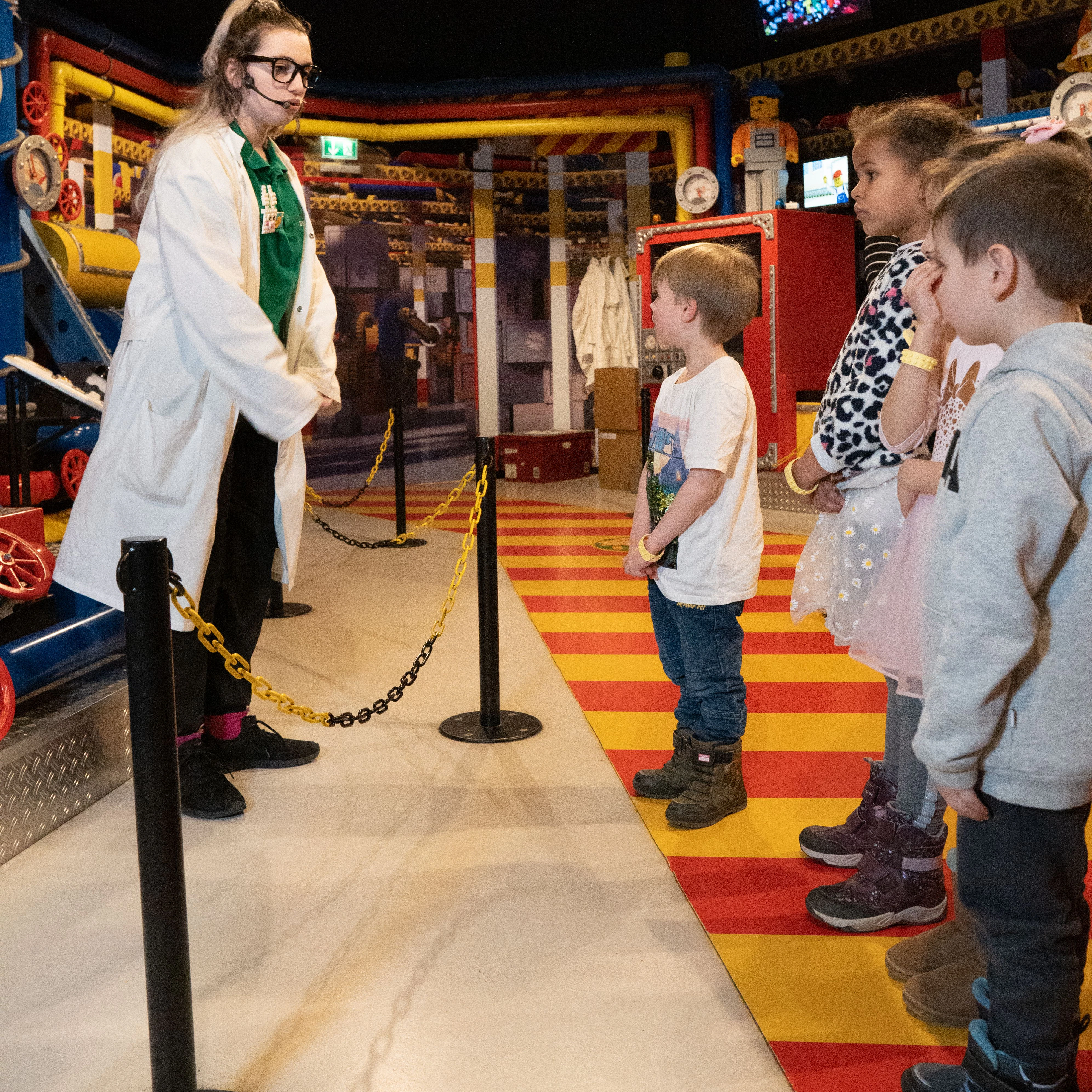 Im Legoland Discovery Centre erfährt man in der Fabrik, wie Lego-Steine hergestellt werden.