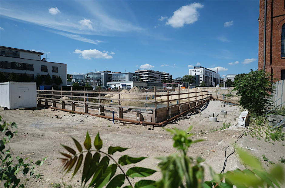 Nix los: Blick auf die Baustelle des Signa-Projekts „Glance“ an der Franklinstraße in Charlottenburg.