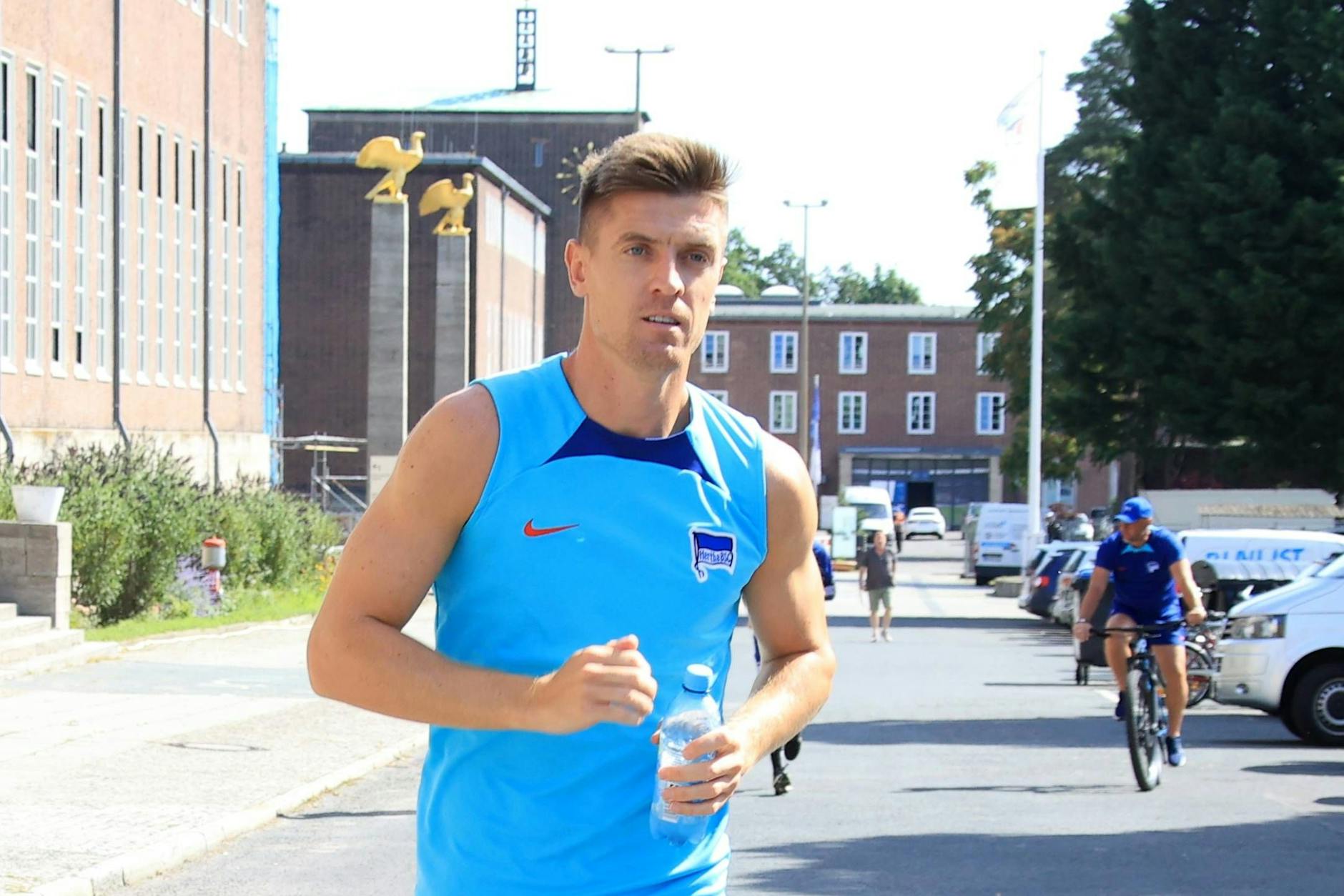 Herthas Noch-Stürmer Krzysztof Piatek dreht gerade seine Runden auf dem Olympiagelände und wartet auf einen neuen Klub. Kommt der jetzt aus Saudi-Arabien?