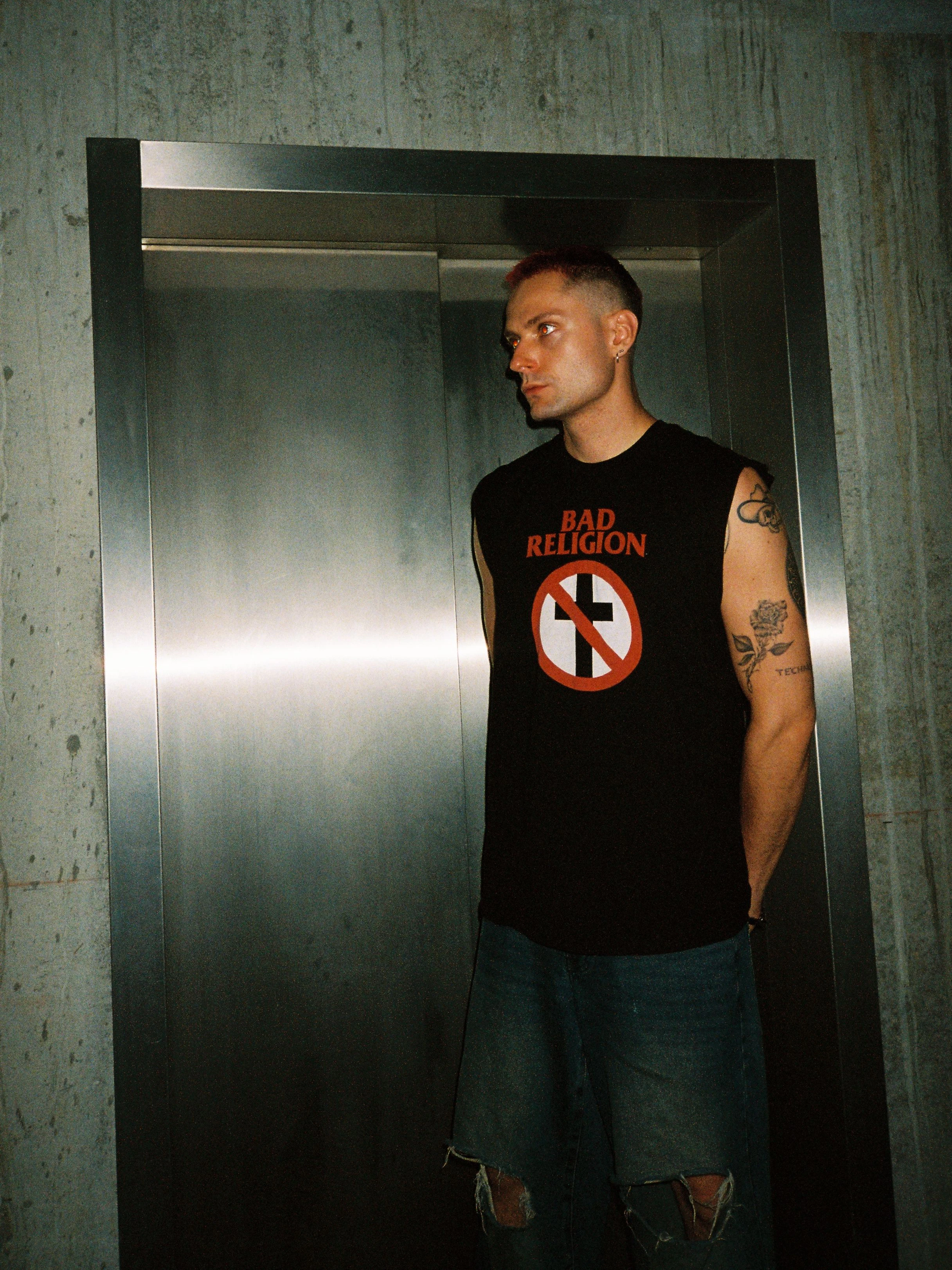 Auch Viktor aka Future.666 spielte in dieser Nacht ein Set. Er gehört zum Berliner Künstlerkollektiv BCCO, die einen eigenen Floor auf der Veranstaltung hatten.