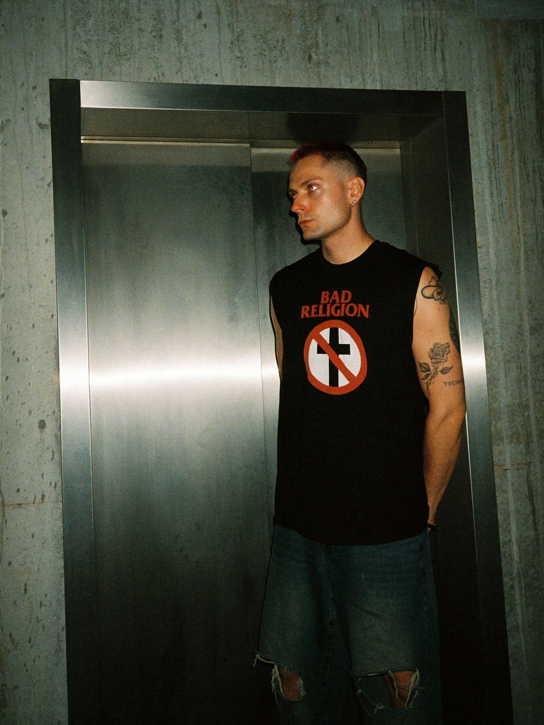 Auch Viktor aka Future.666 spielte in dieser Nacht ein Set. Er gehört zum Berliner Künstlerkollektiv BCCO, die einen eigenen Floor auf der Veranstaltung hatten.