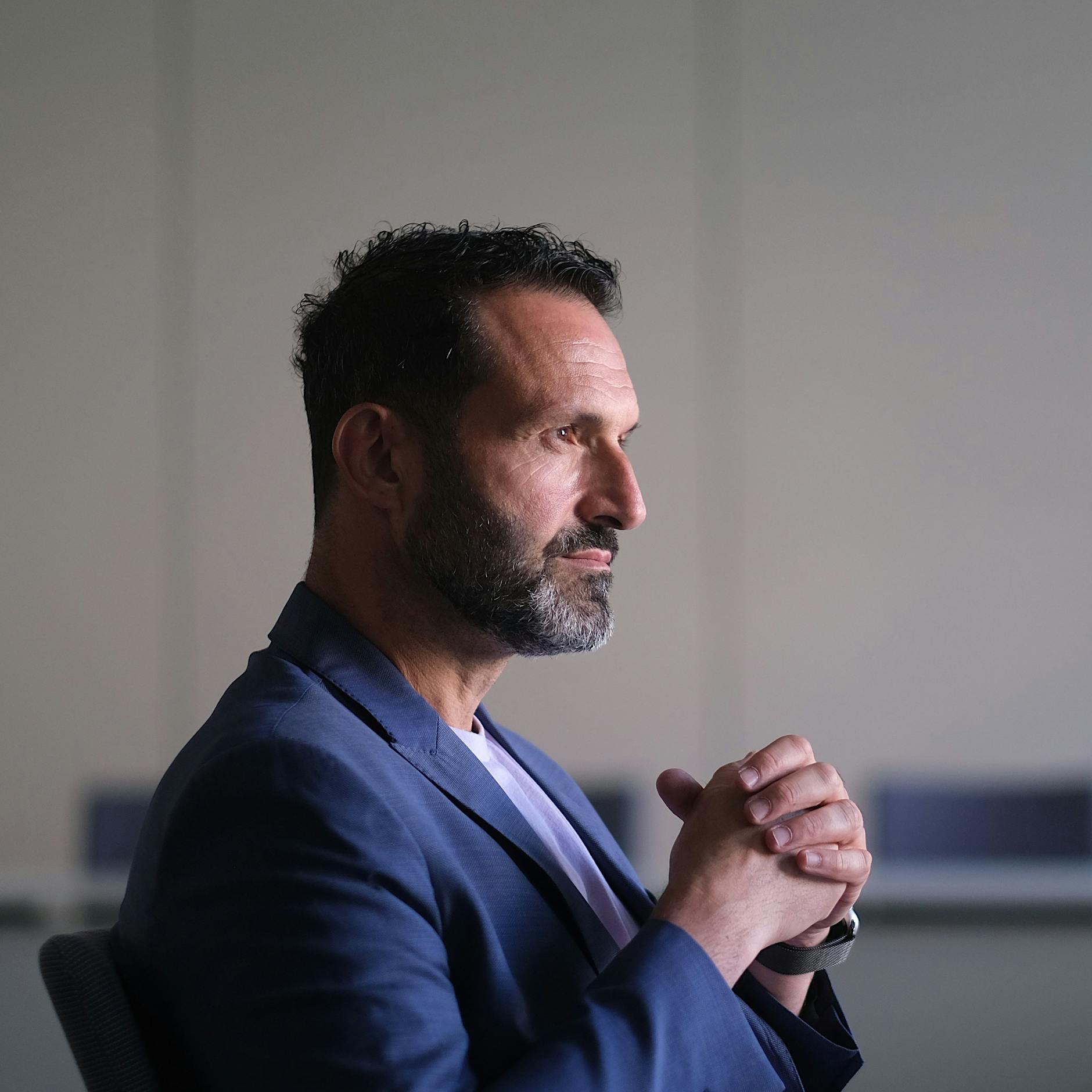 Berlins Queer-Beauftragter: Warum Alfonso Pantisano Emma-Autorinnen „Hündinnen“ nannte