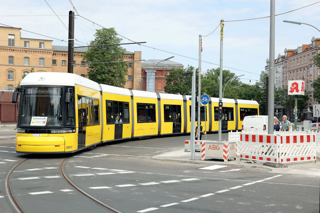 Erste Tram zur Turmstraße: Das sagen Bürger zur neuen Straßenbahnstrecke