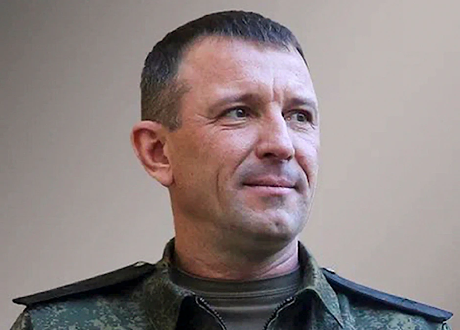 Auf diesem vom Pressedienst des russischen Verteidigungsministeriums veröffentlichten Foto ist Generalmajor Iwan Popow an einem ungenannten Ort zu sehen. 