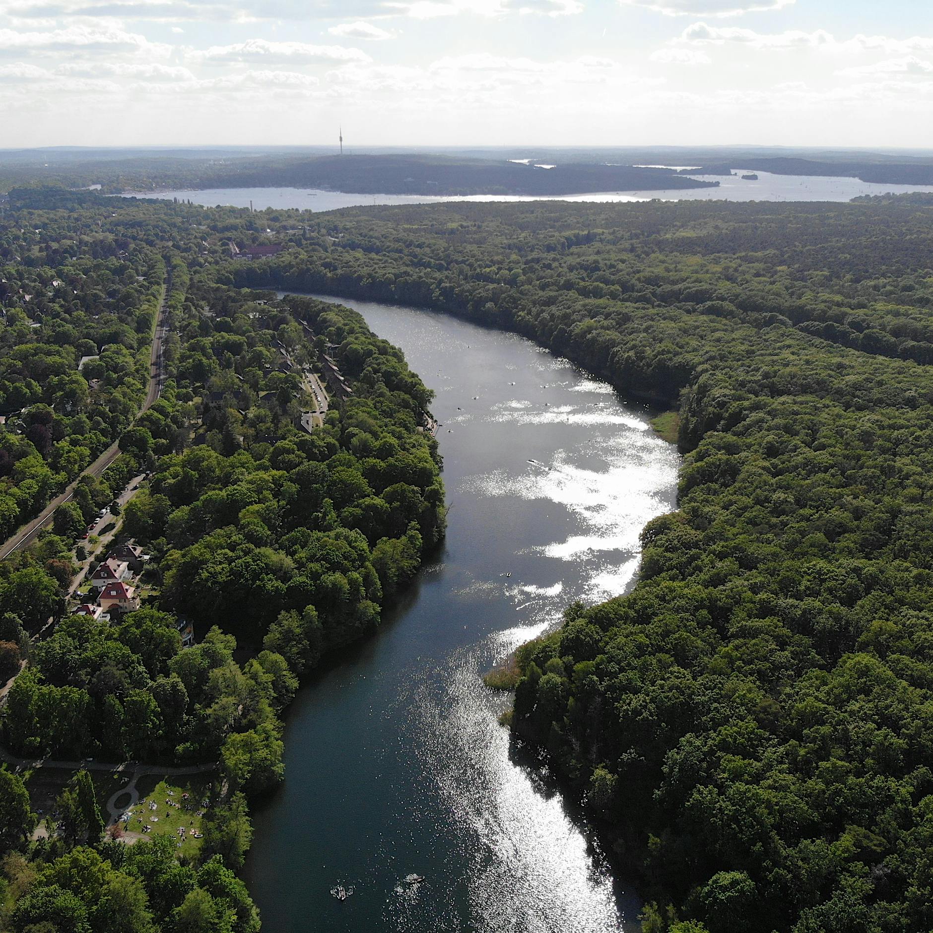 Razzia nach Vergewaltigungen am Schlachtensee: Vier Tatverdächtige identifiziert