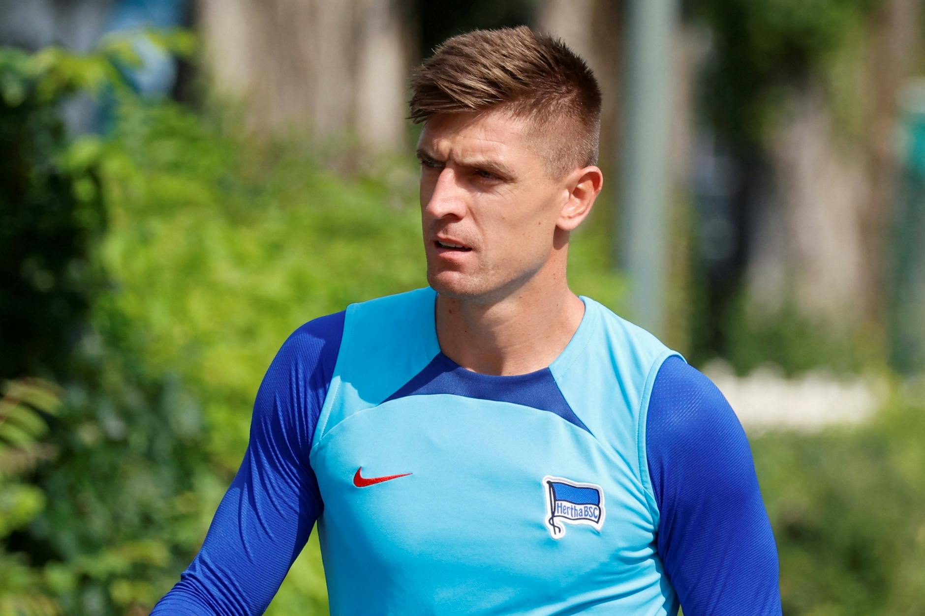Gekommen, um zu gehen! Herthas Noch-Stürmer Krzysztof Piatek spielt in Herthas Planungen keine Rolle mehr. Er soll sich nur fit machen für einen neuen Klub. 