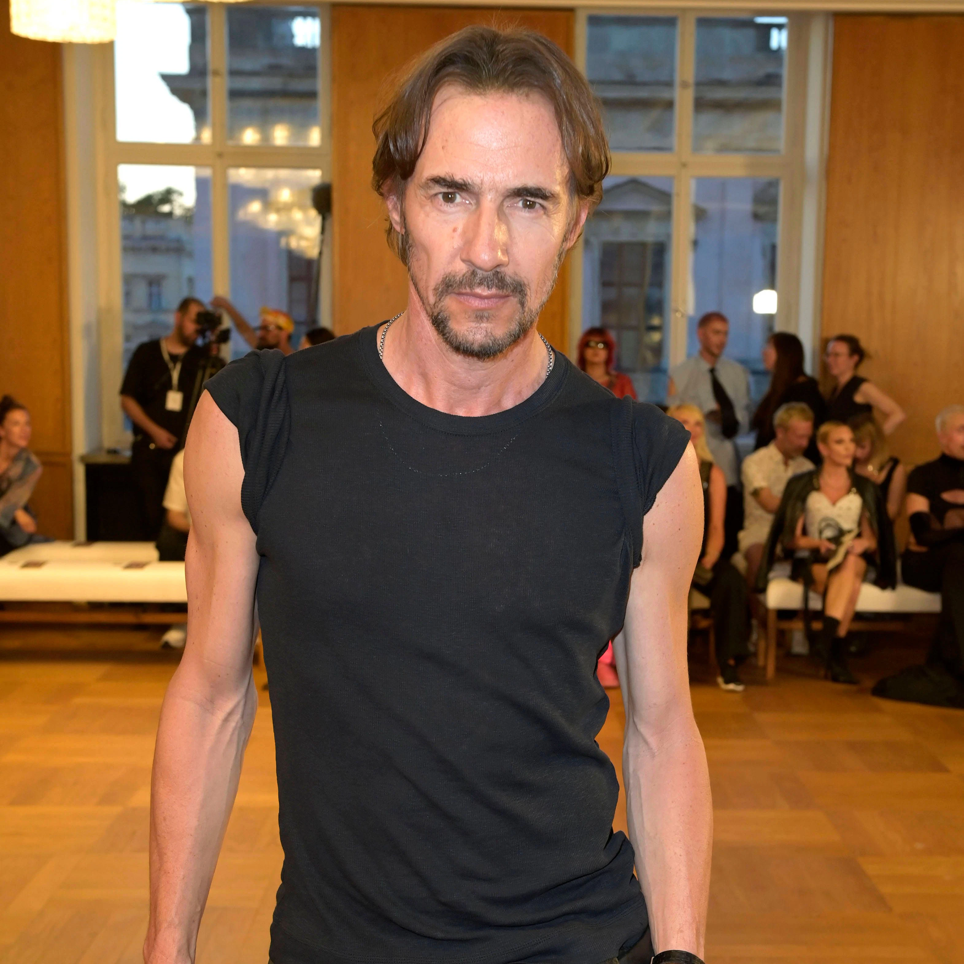Thomas Hayo weist die heftige Kritik einiger GNTM-Girls zurück.
